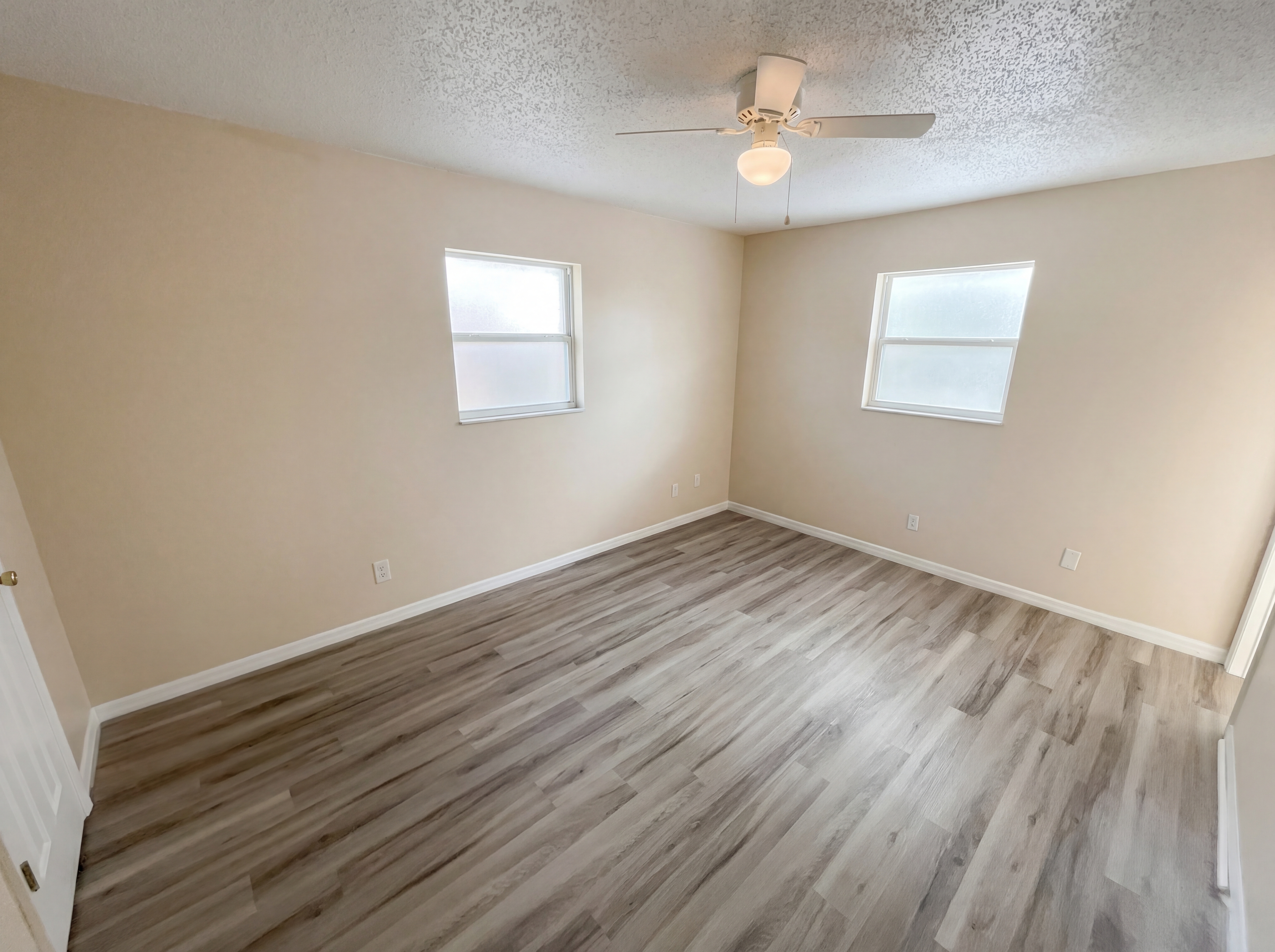 Photo 4 of 22 of 1118 SE Proctor Ln, Port Saint Lucie, FL