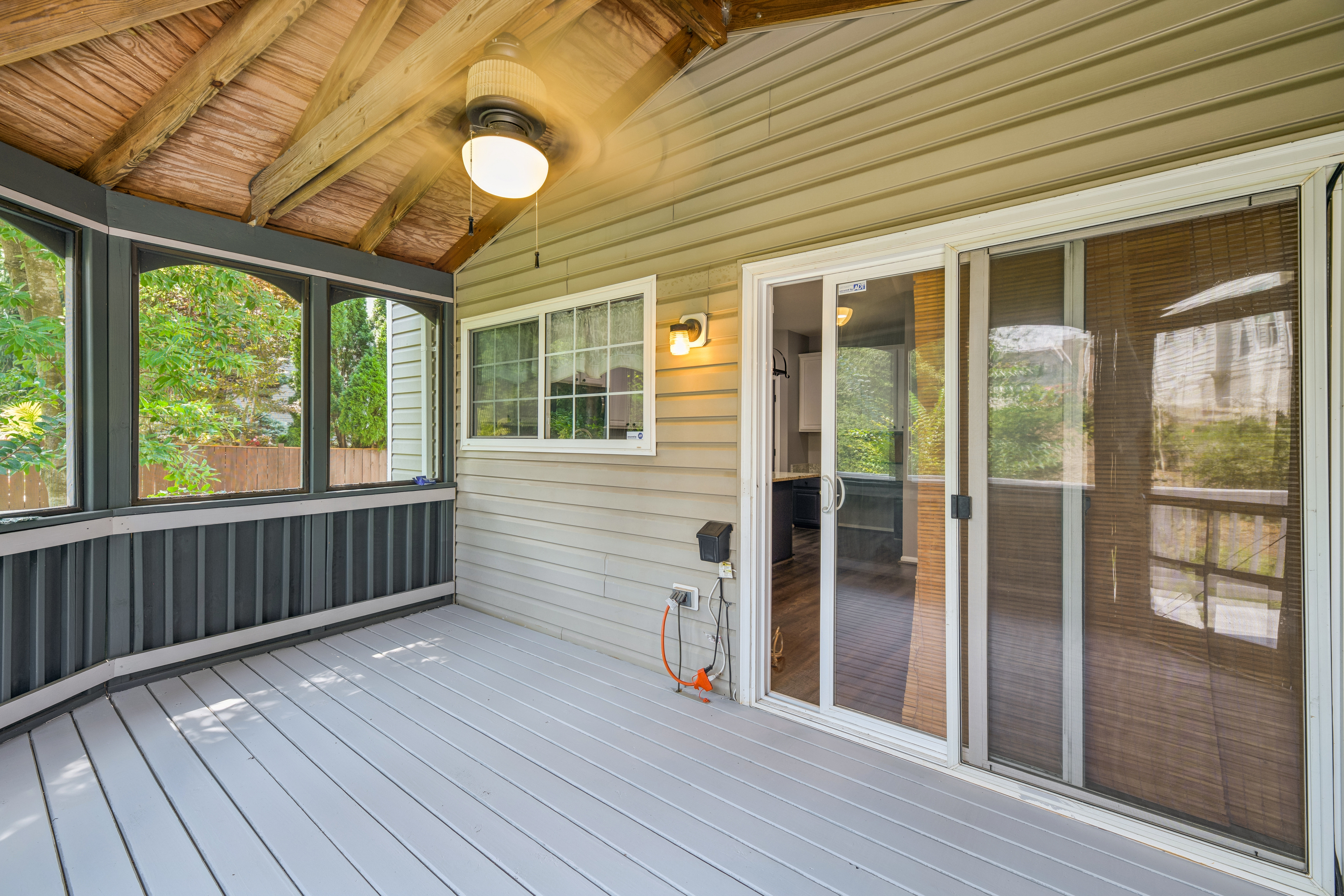 Photo 33 of 84 of 6046 Persinger House Ct, Manassas, VA