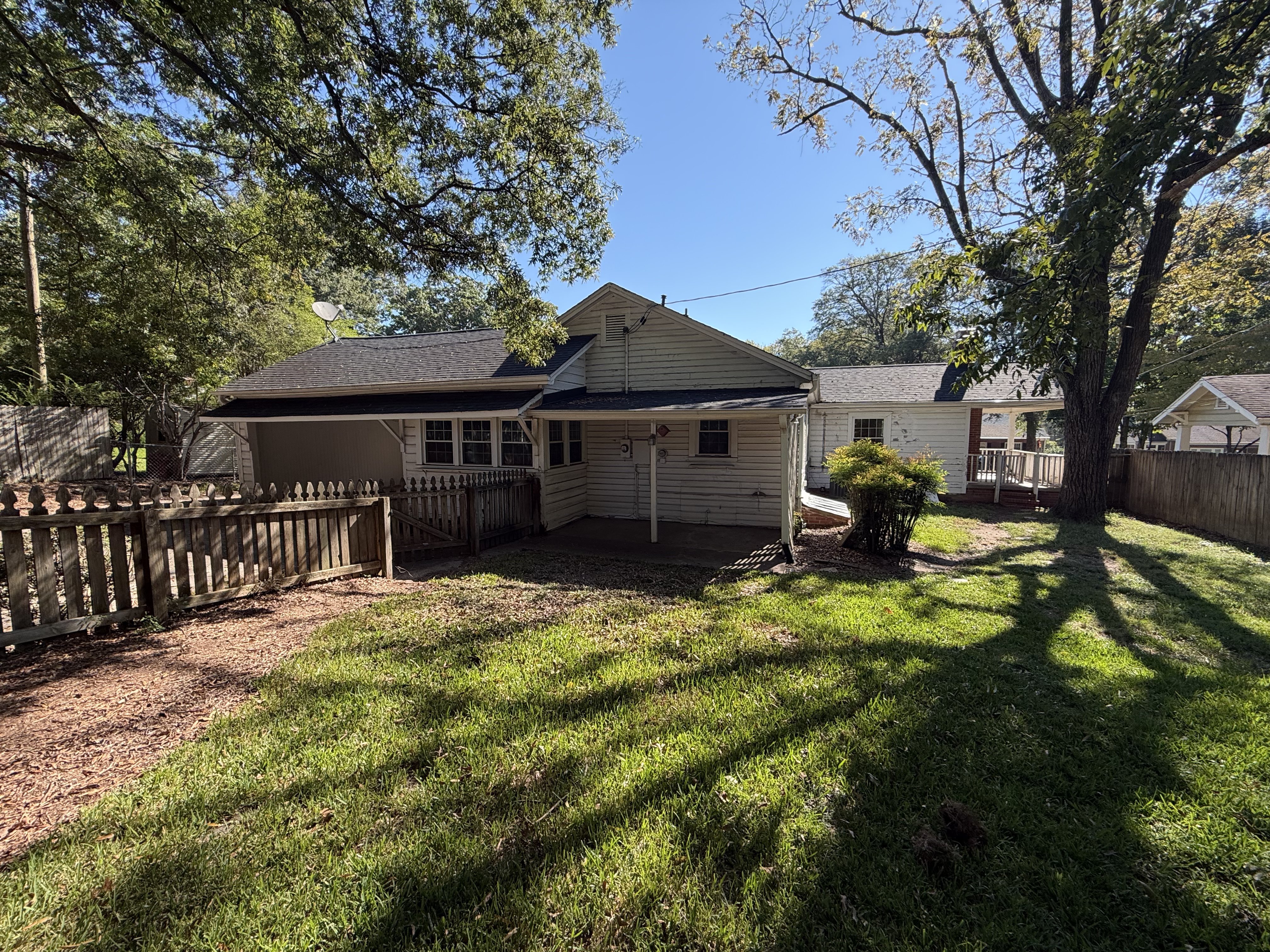 Photo 22 of 29 of 907 S South St, Gastonia, NC