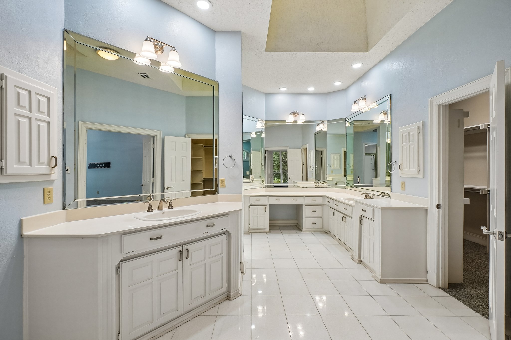 Photo 7 of 39 of 32 Victoria Dr, Rowlett, TX