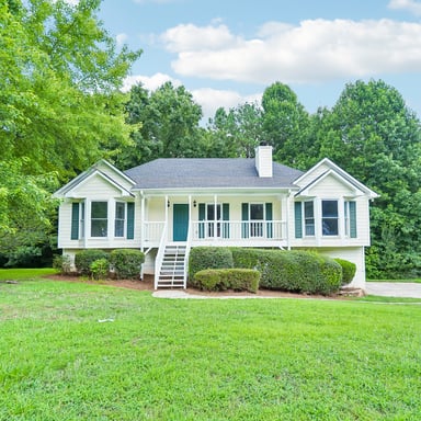 Property photo 1 of 484 Legacy Park Dr
