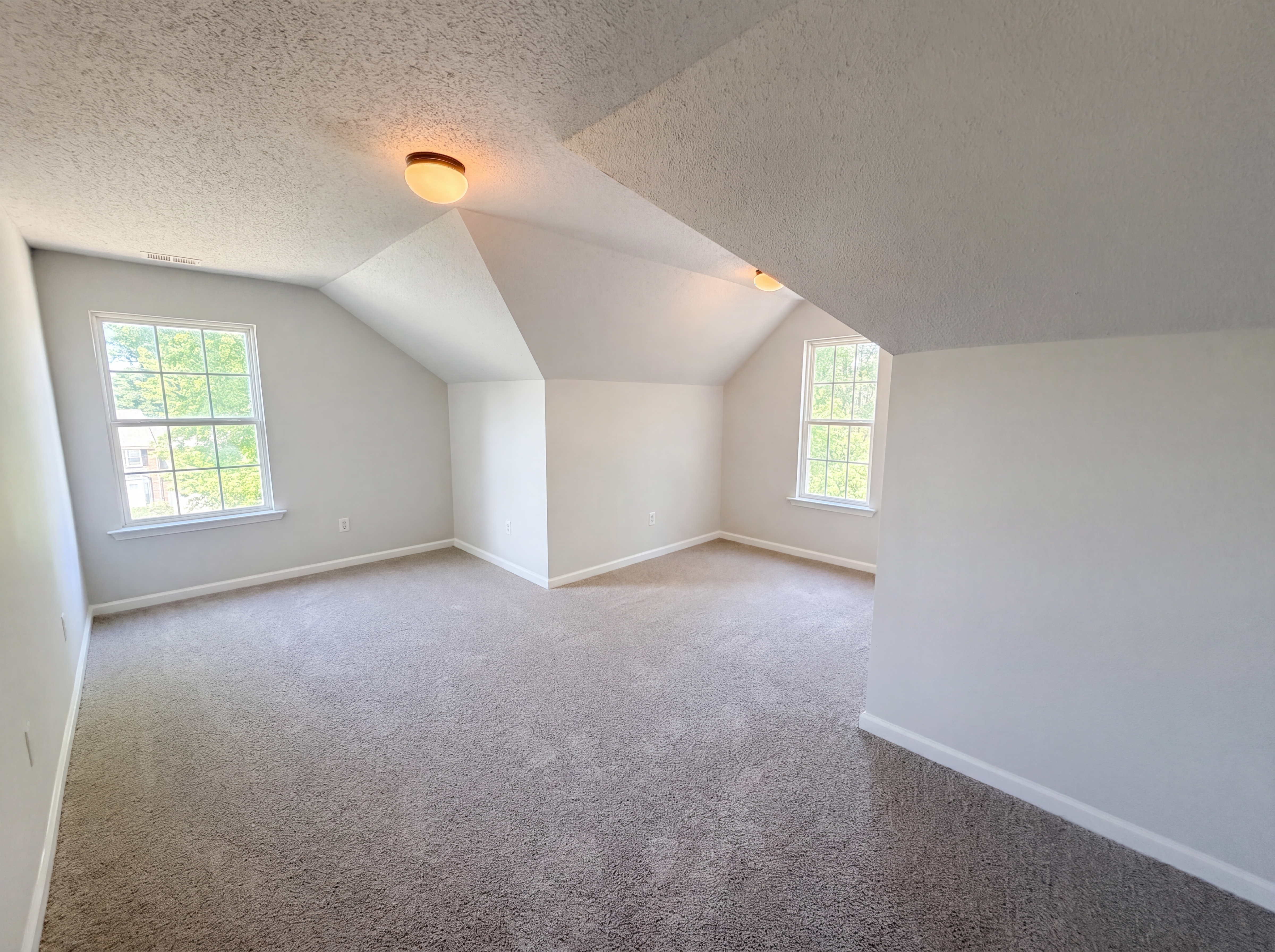 Photo 18 of 26 of 9 Bluff Ridge Ct, Greenville, SC