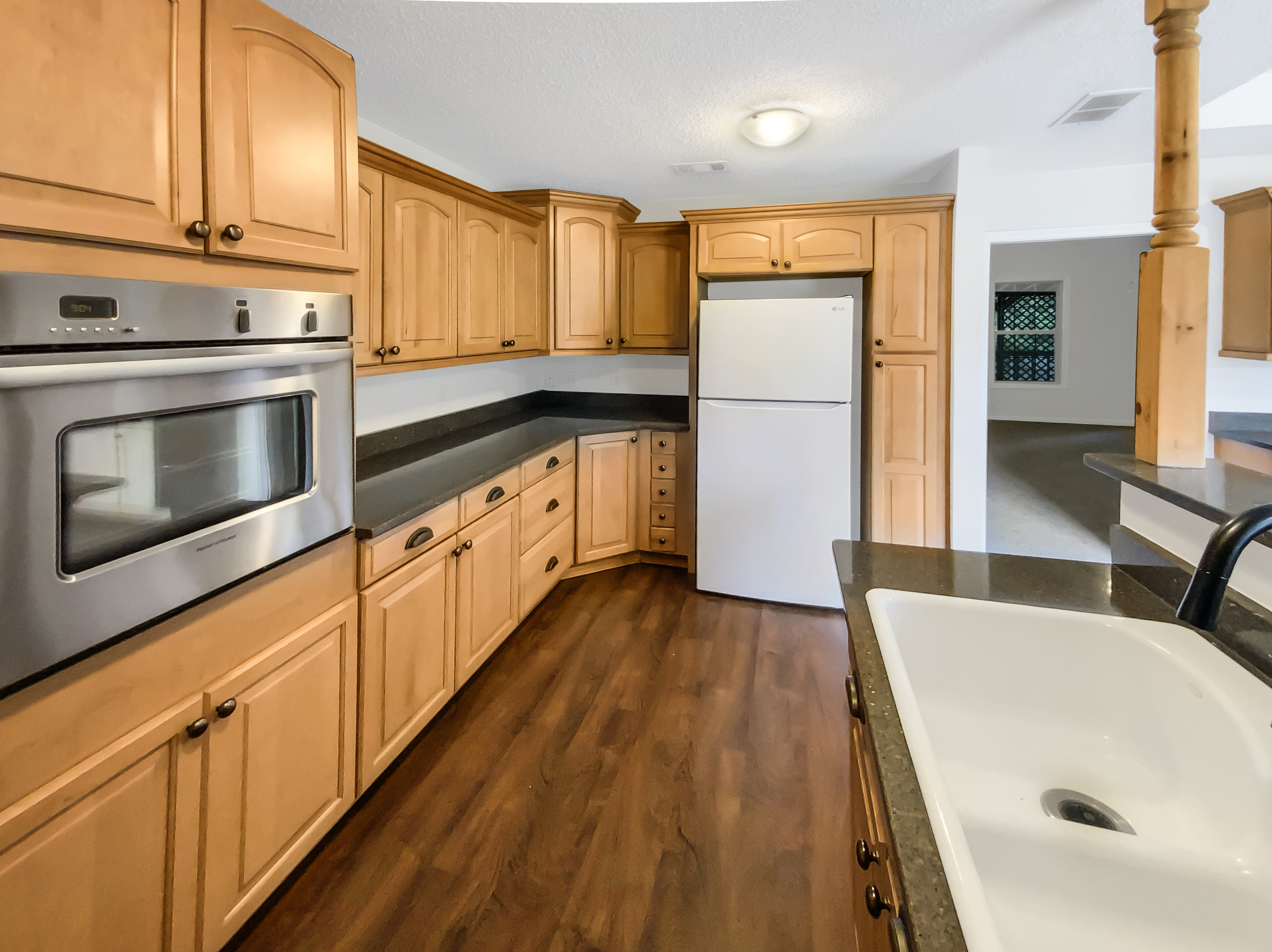 Photo 6 of 19 of 131 Morningside Dr, Jackson, GA