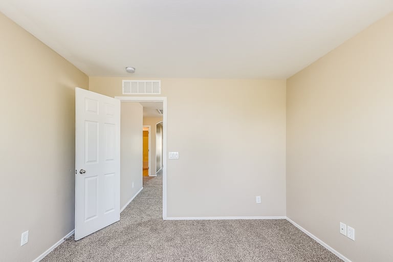 Photo 16 of 28 - 3316 W Paseo Way, Laveen, AZ 85339