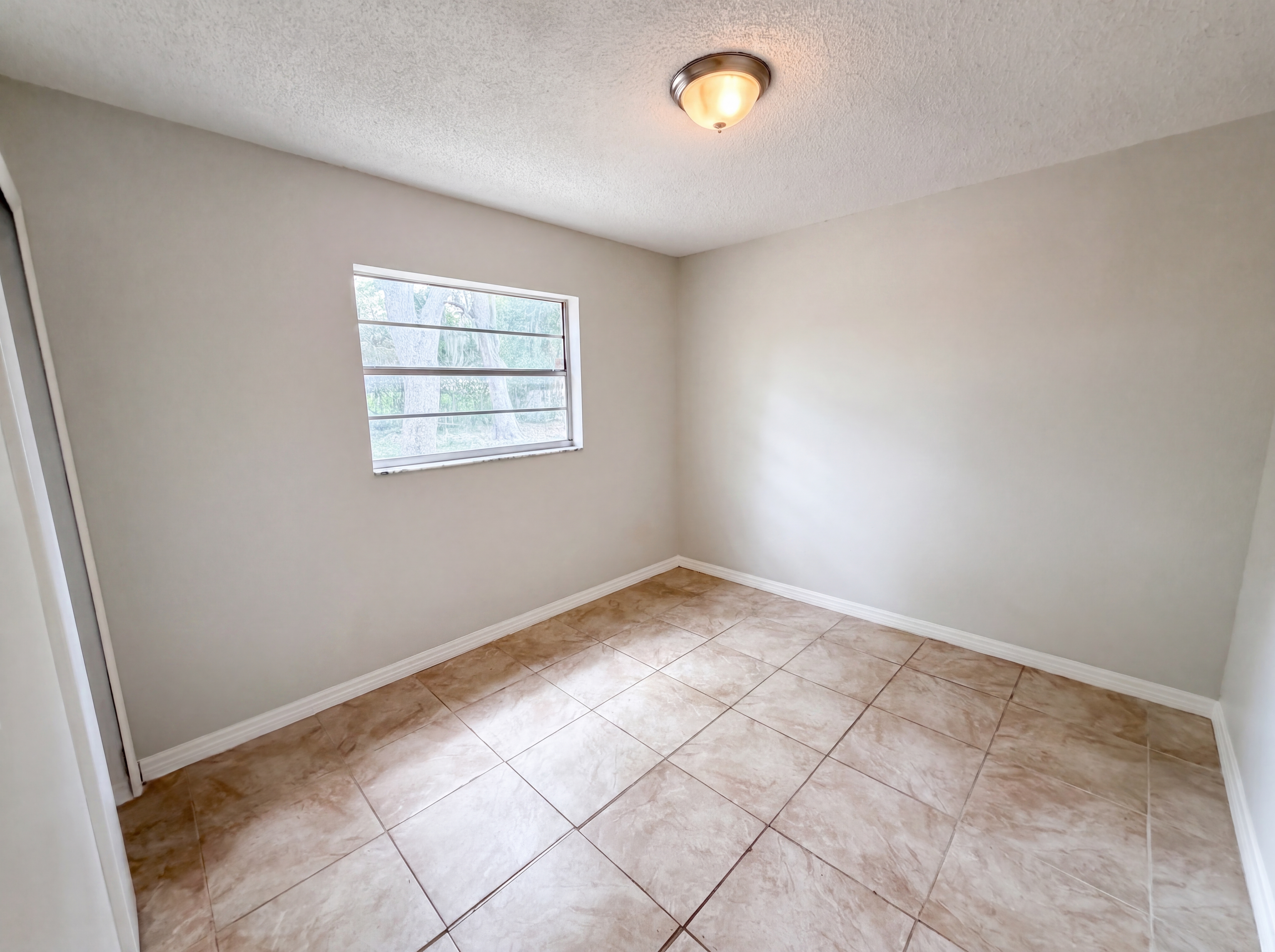 Photo 8 of 22 of 4730 Carmel St, Orlando, FL
