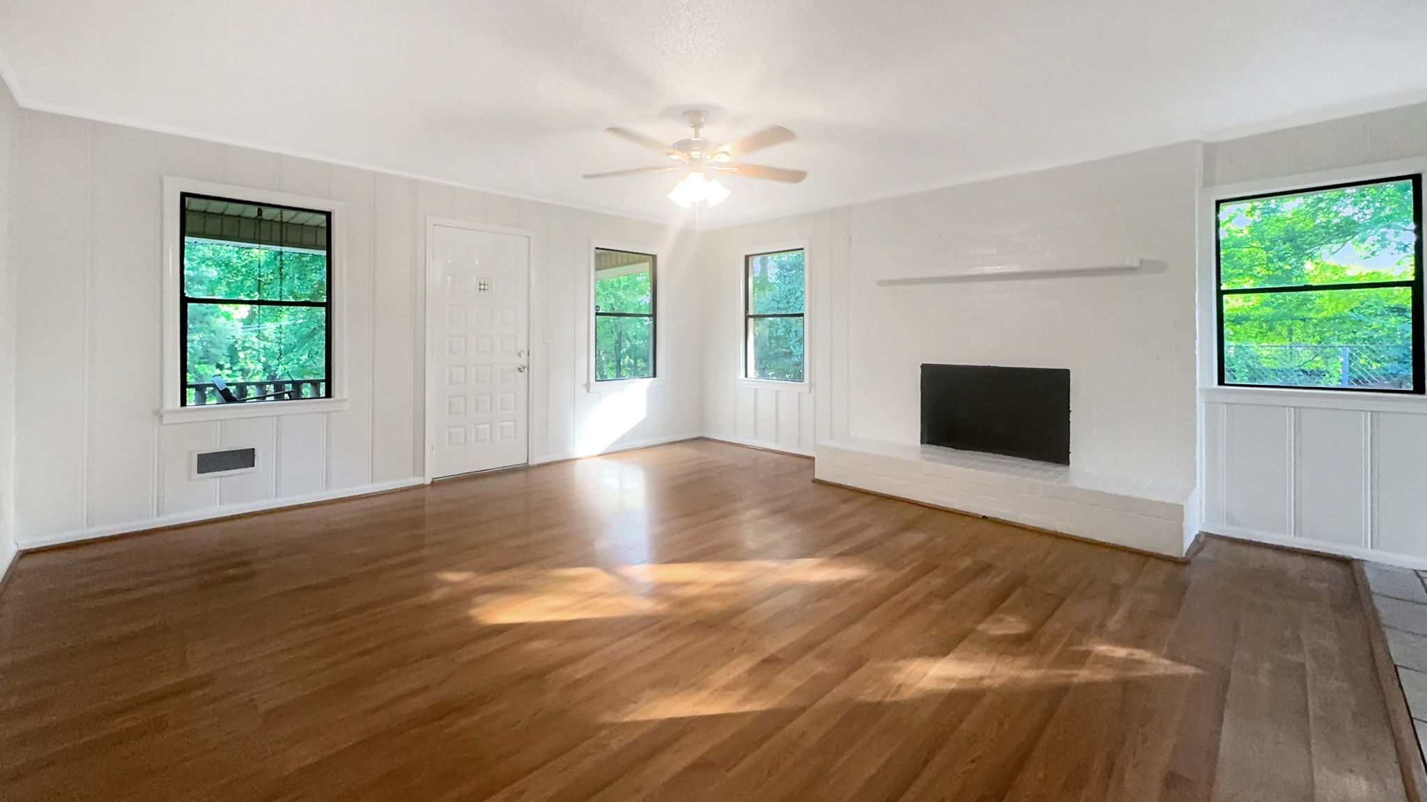 Photo 3 of 32 of 3950 Skyland Blvd E, Tuscaloosa, AL