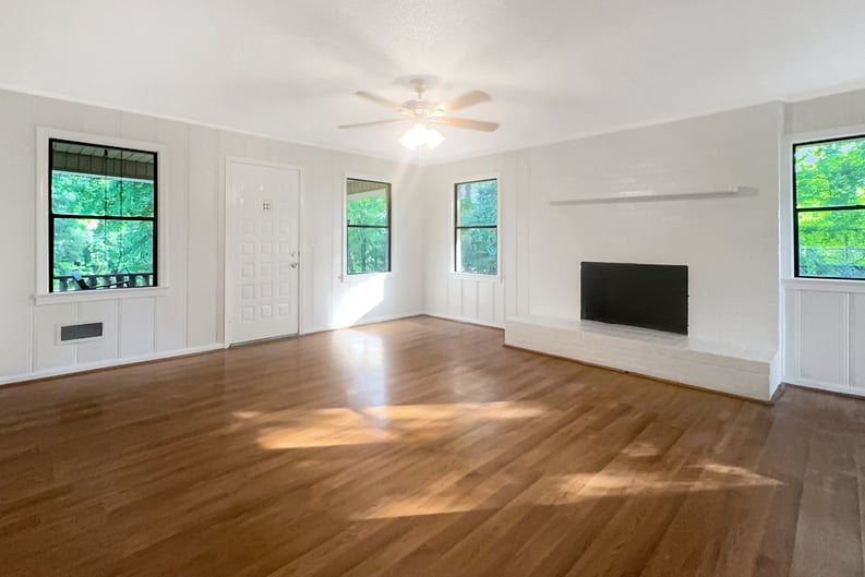 Property photo 3 of 3950 Skyland Blvd E