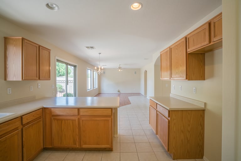 Photo 7 of 35 - 15926 W Monte Cristo Ave, Surprise, AZ 85374
