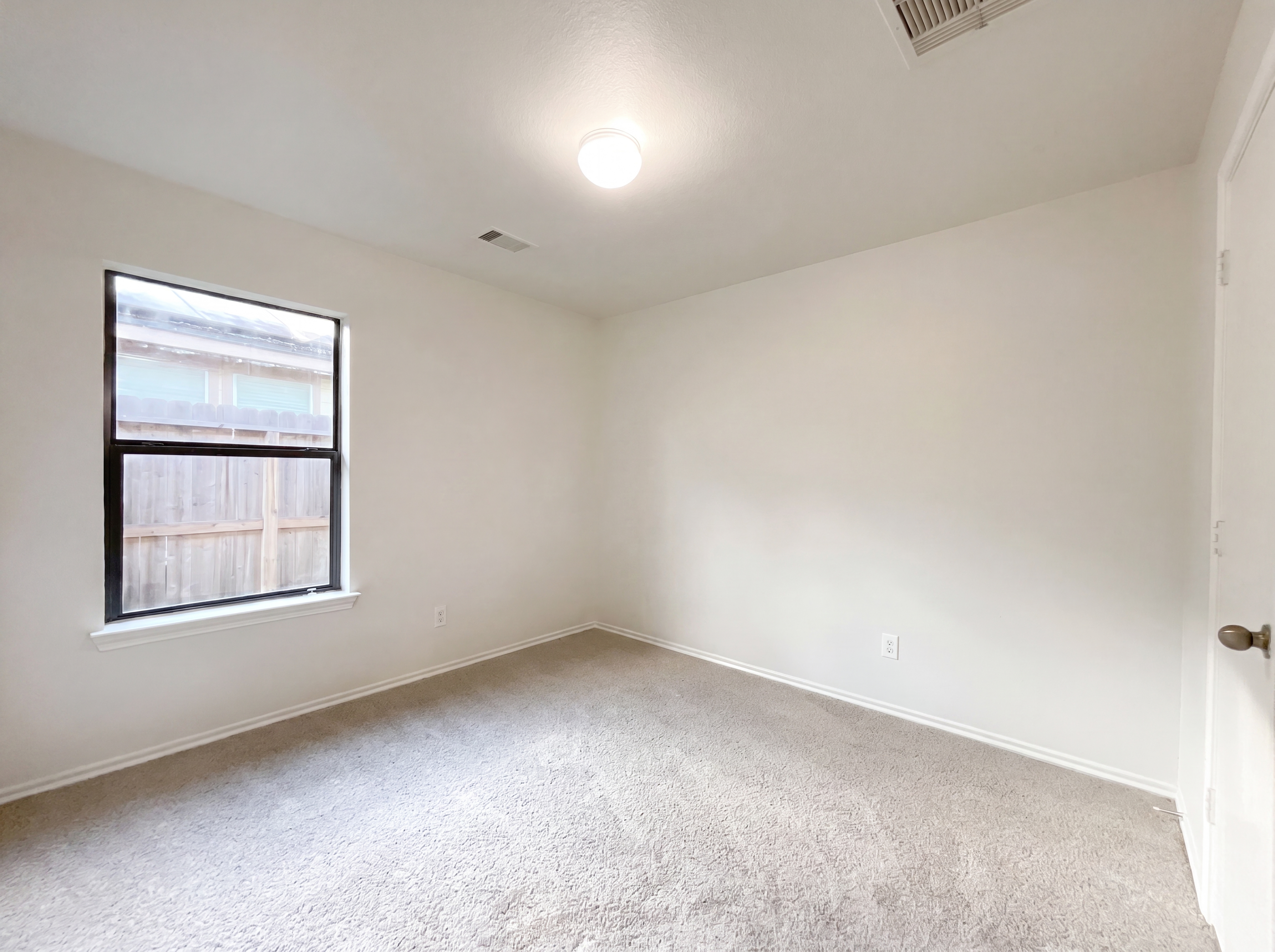 Photo 12 of 18 of 1603 Katydid Ct, Conroe, TX