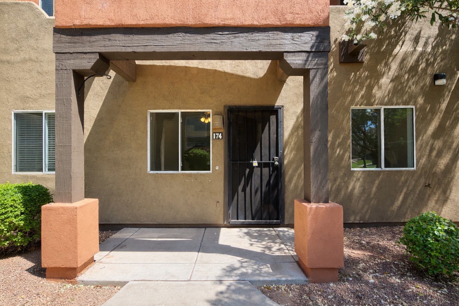 Photo 6 of 22 of 1718 W Colter St, Phoenix, AZ