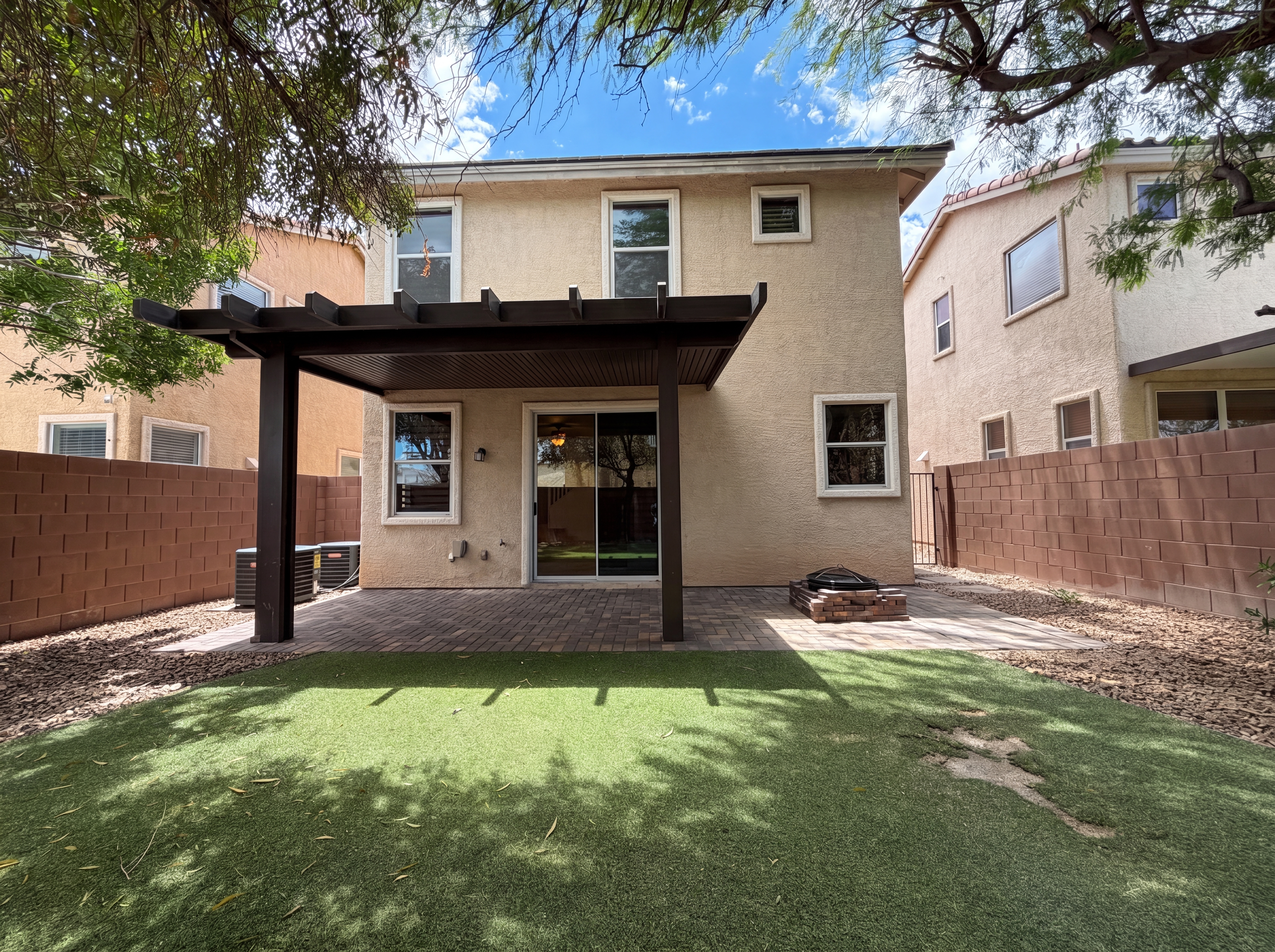Photo 5 of 25 of 7478 Benlomond Ave, Las Vegas, NV
