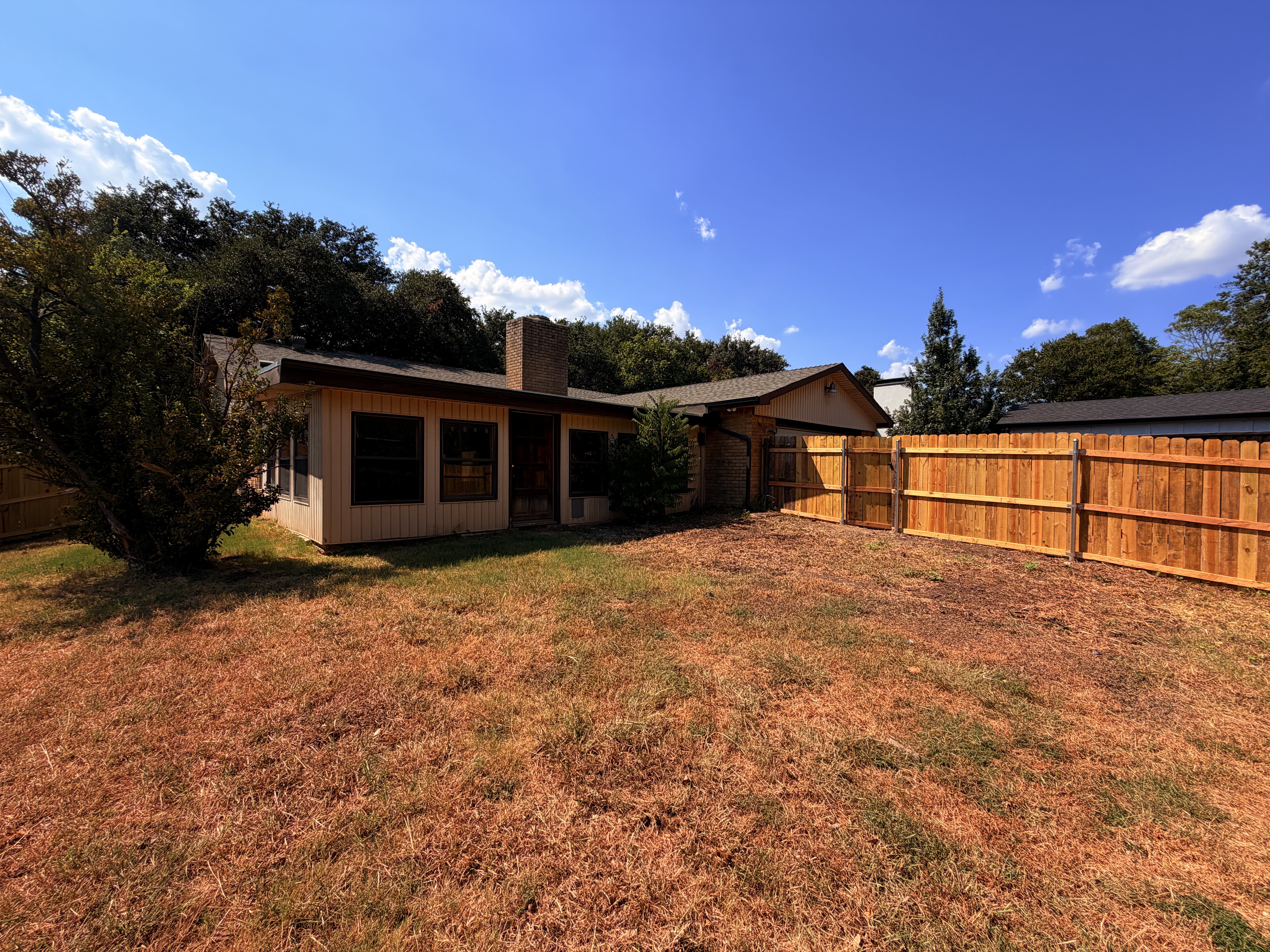 Photo 5 of 18 of 2602 Emberwood Dr, Garland, TX