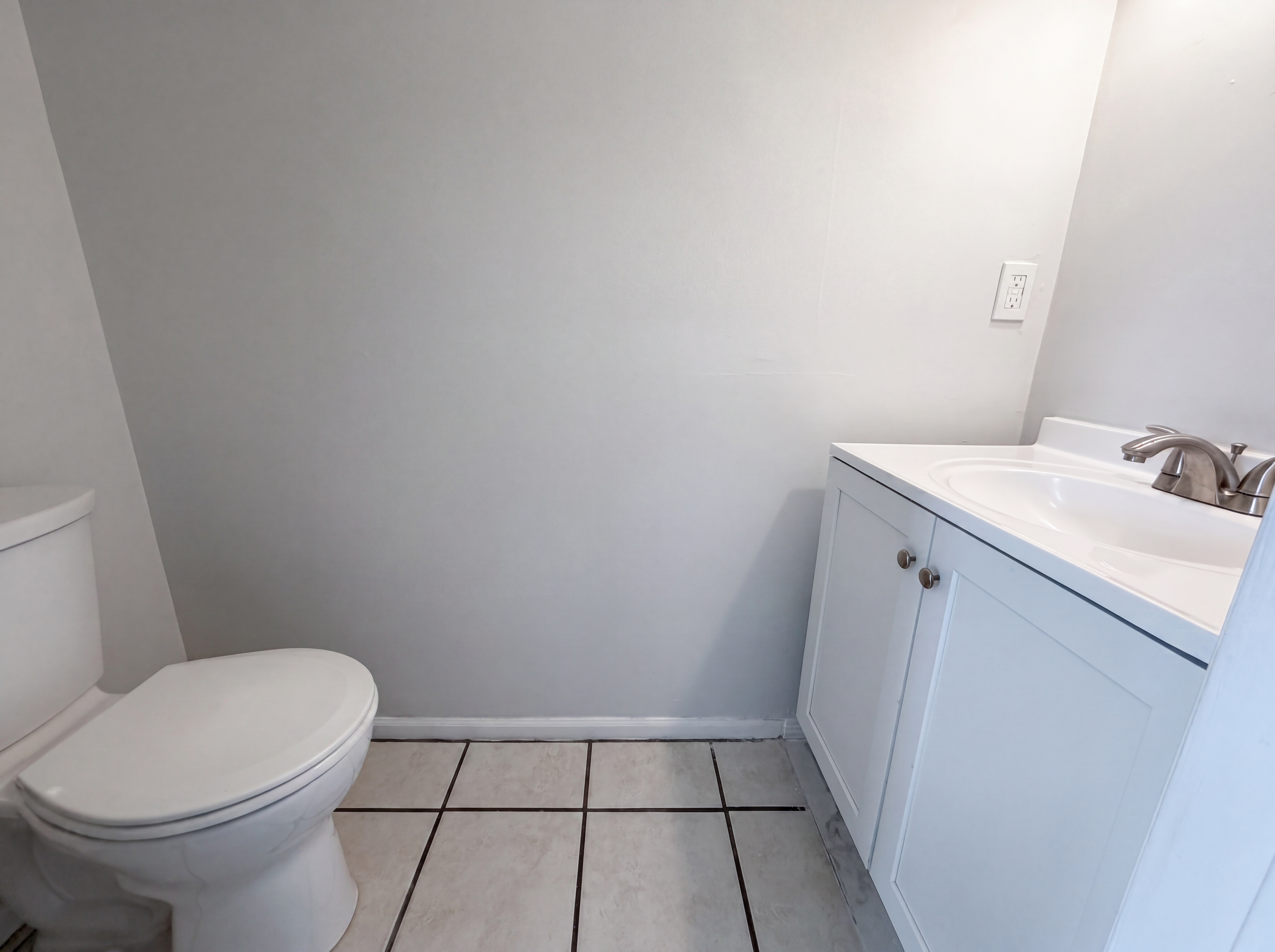 Photo 10 of 25 of 7296 Candlestone Dr, Reynoldsburg, OH