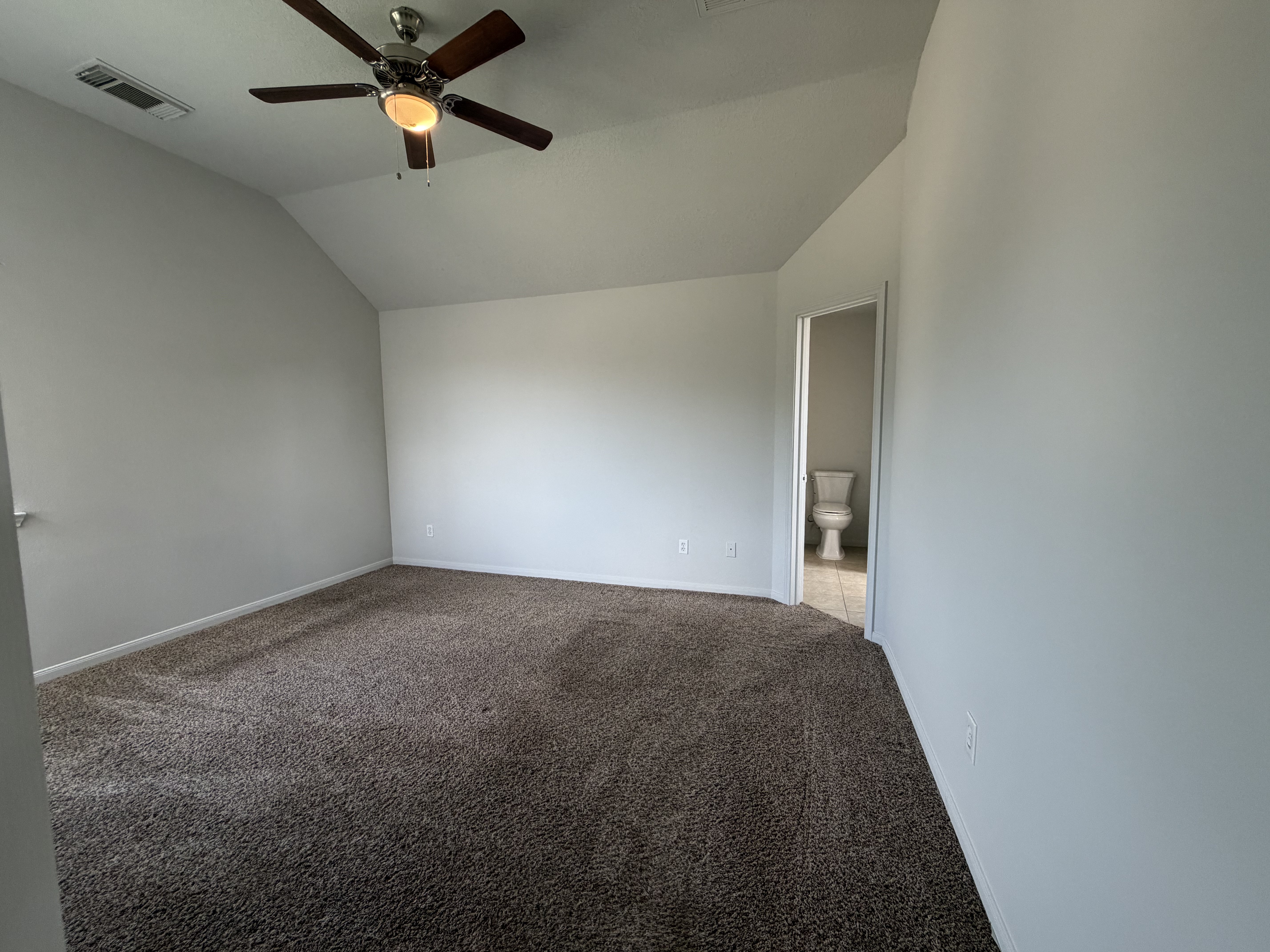 Photo 13 of 21 of 3911 Teal Vista Ct, Fresno, TX