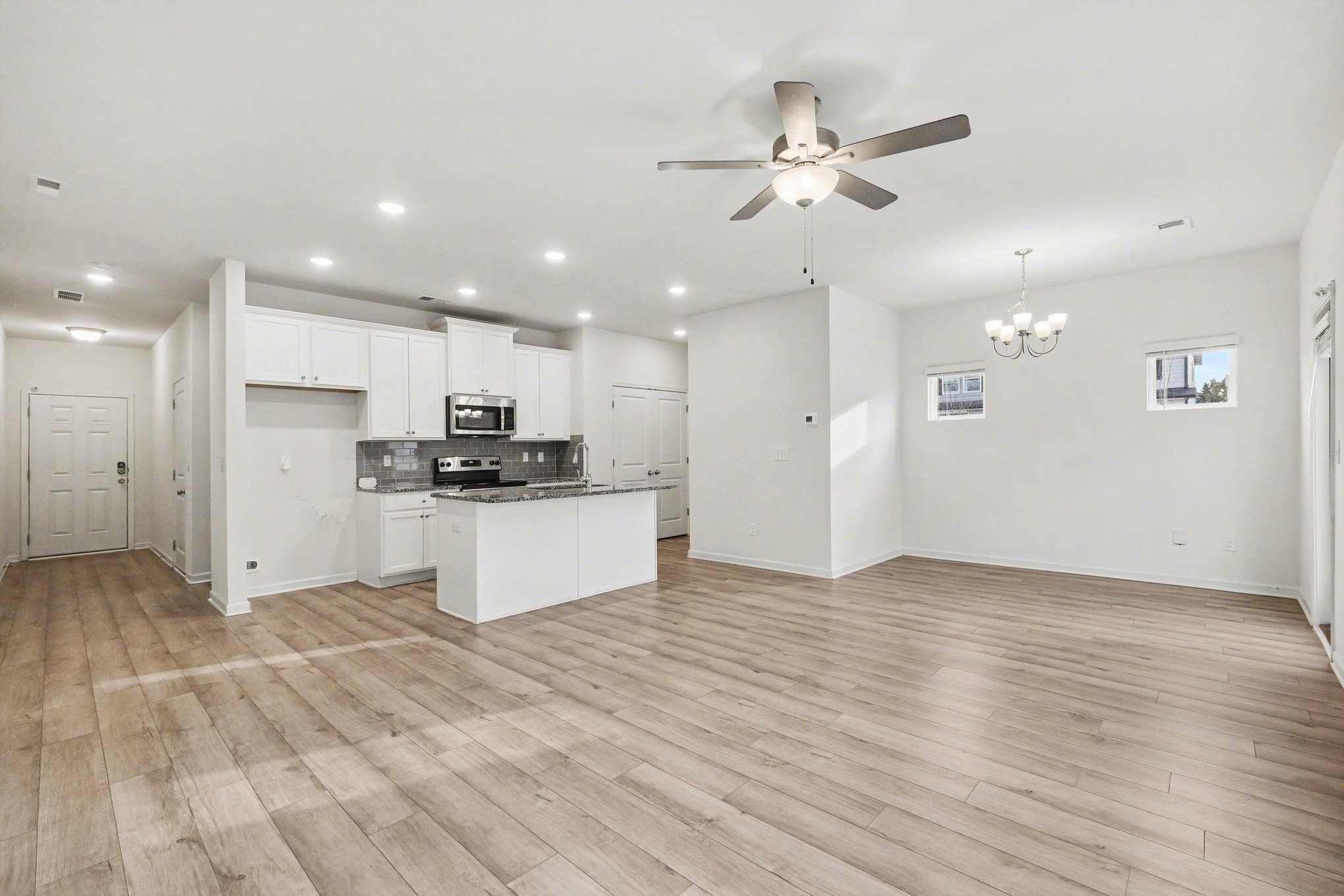 Photo 6 of 17 of 4574 Bishops Ln, Oakwood, GA