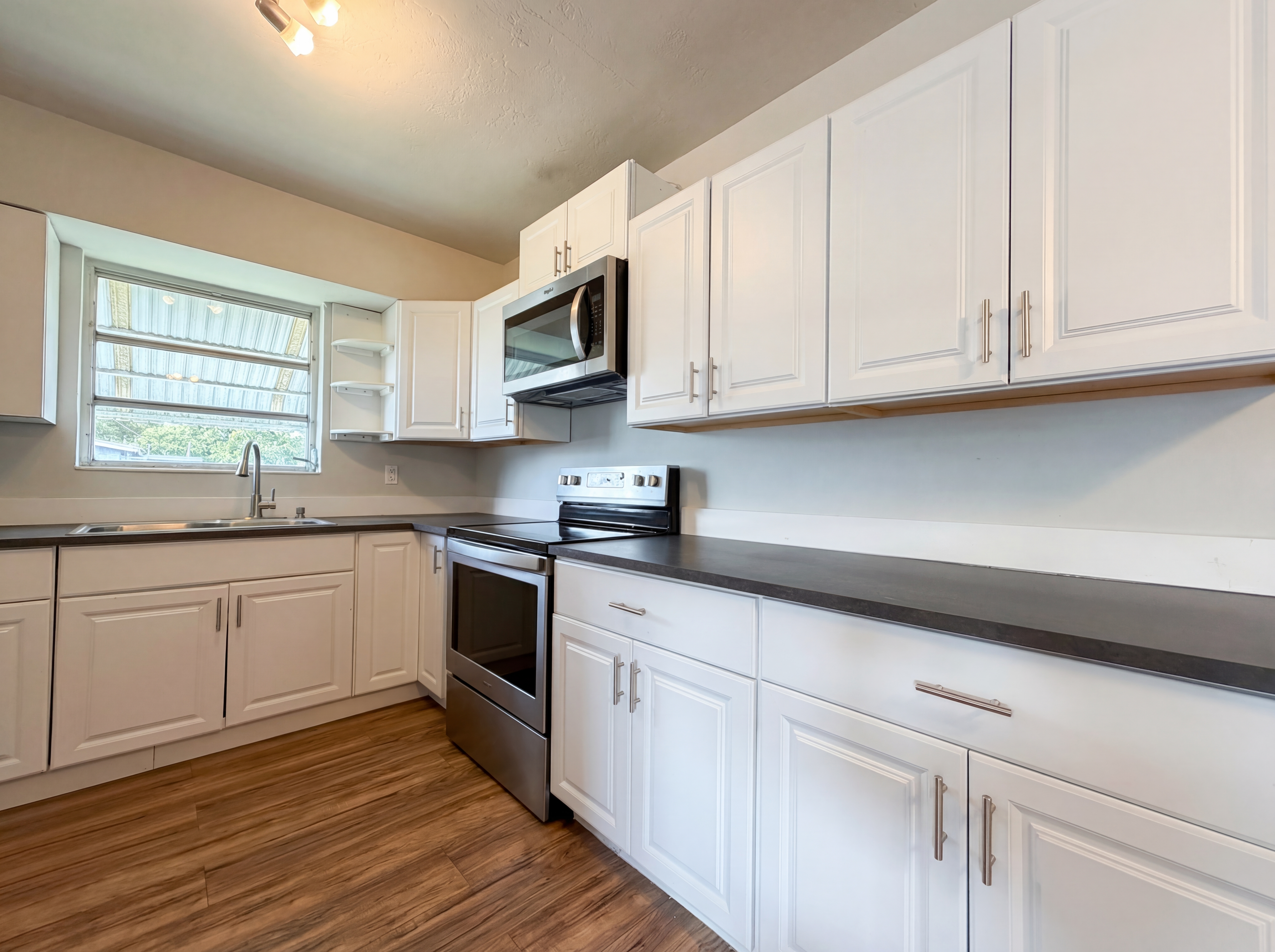 Photo 2 of 17 of 5921 SW 41st St, West Park, FL