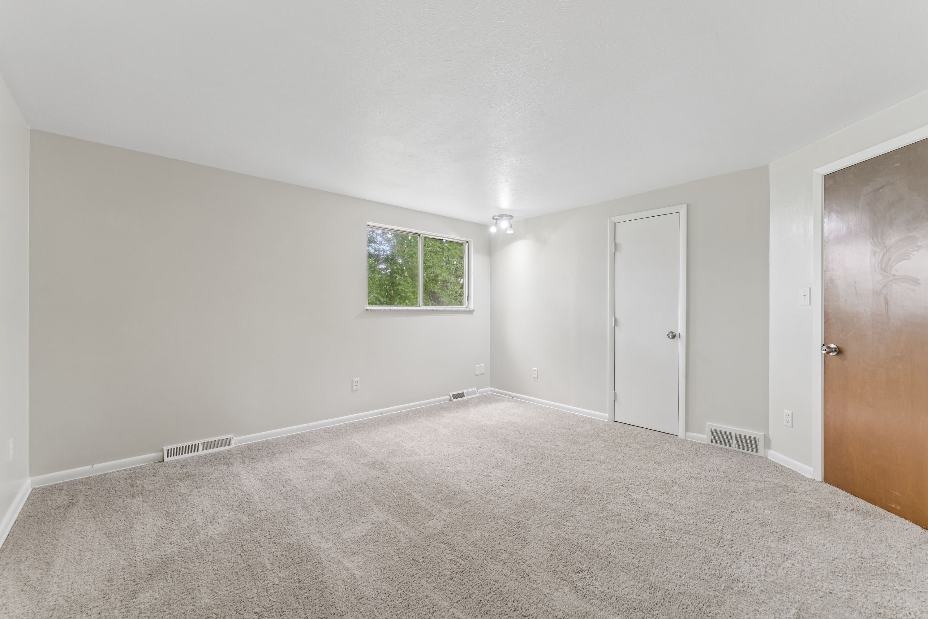Photo 18 of 52 of 644 Wellfleet Dr, Bay Village, OH