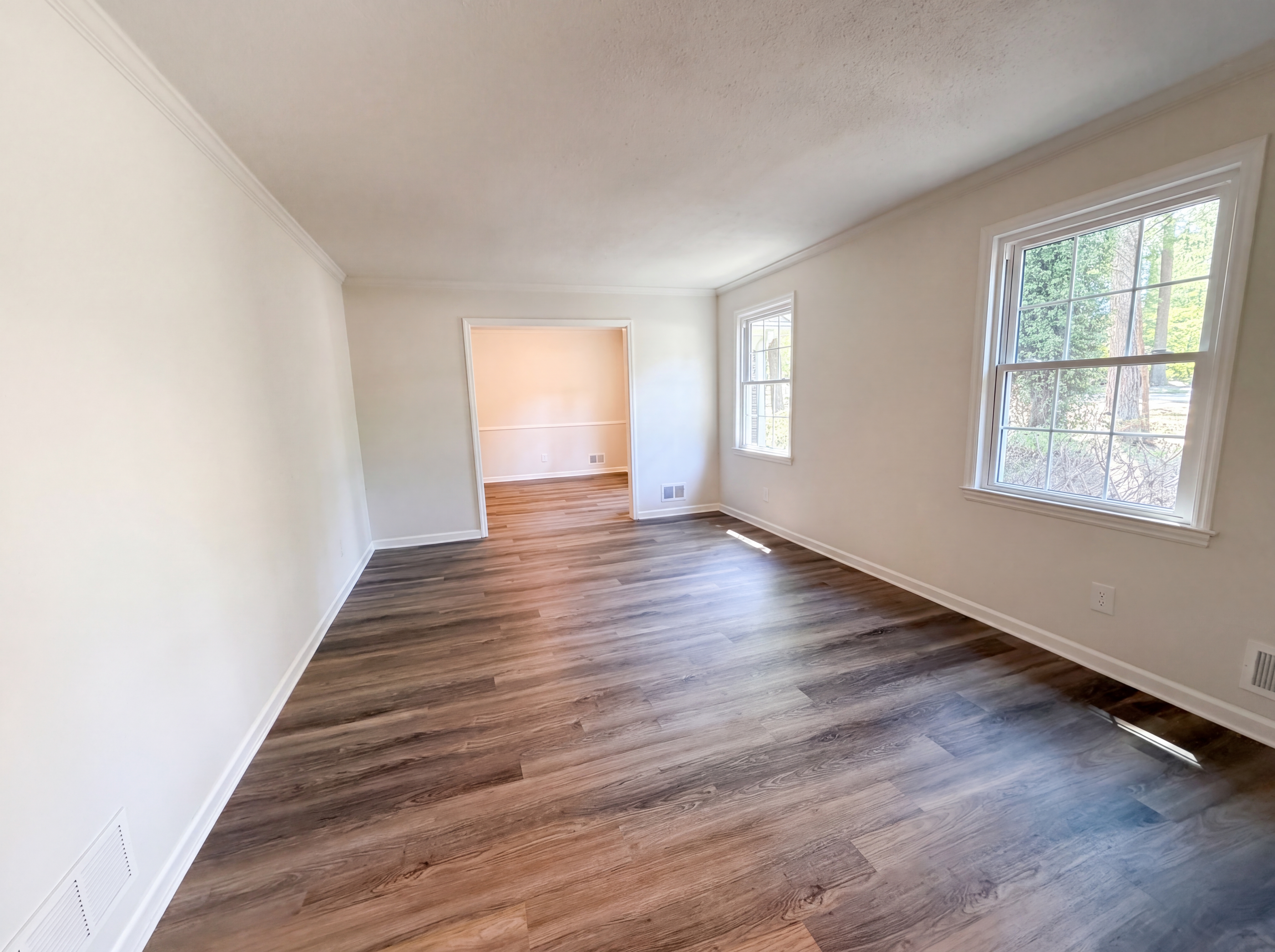 Photo 3 of 33 of 9654 Windsor Lake Blvd, Columbia, SC
