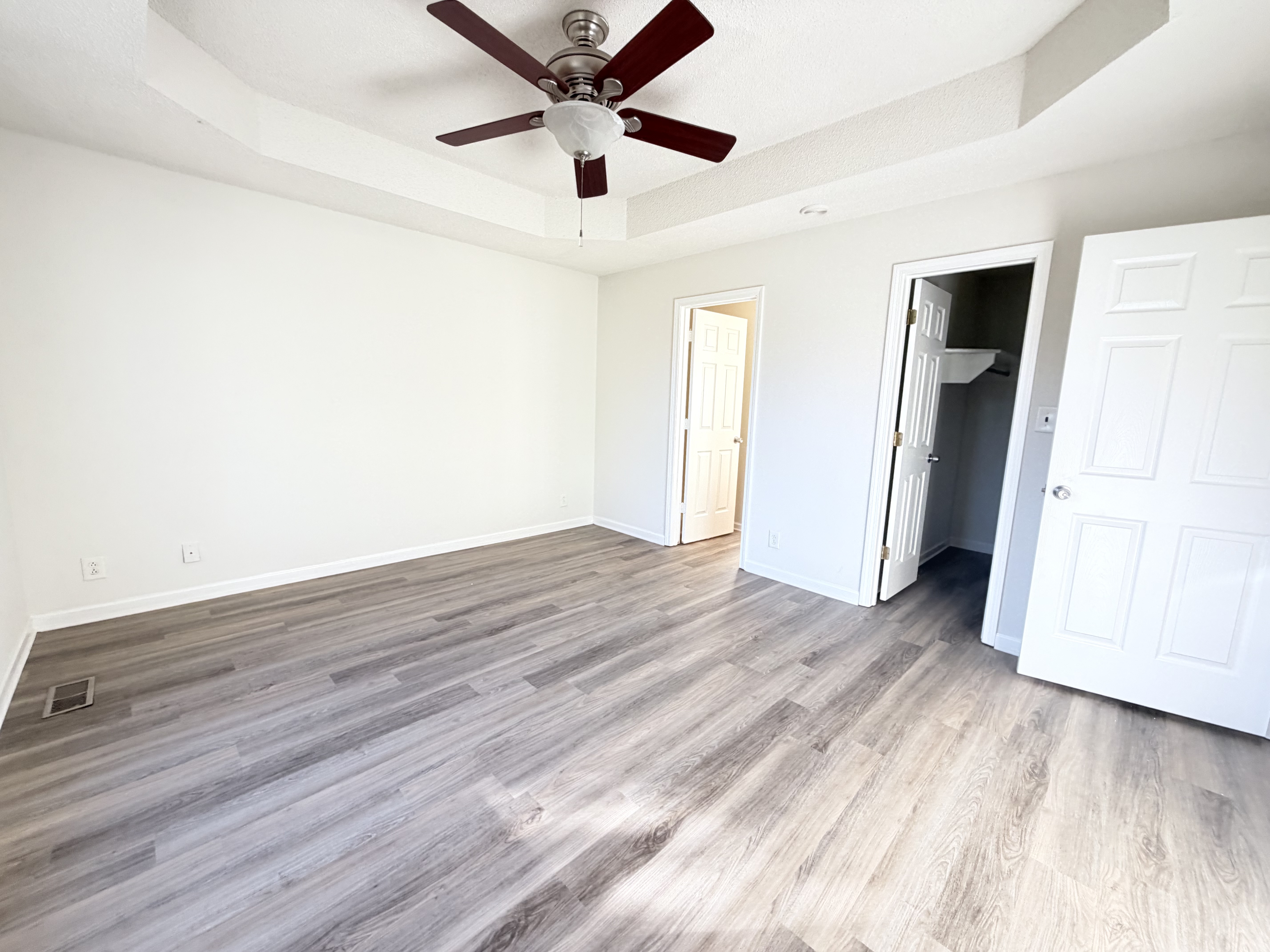 Photo 12 of 21 of 3609 Millington Dr, Clarksville, TN