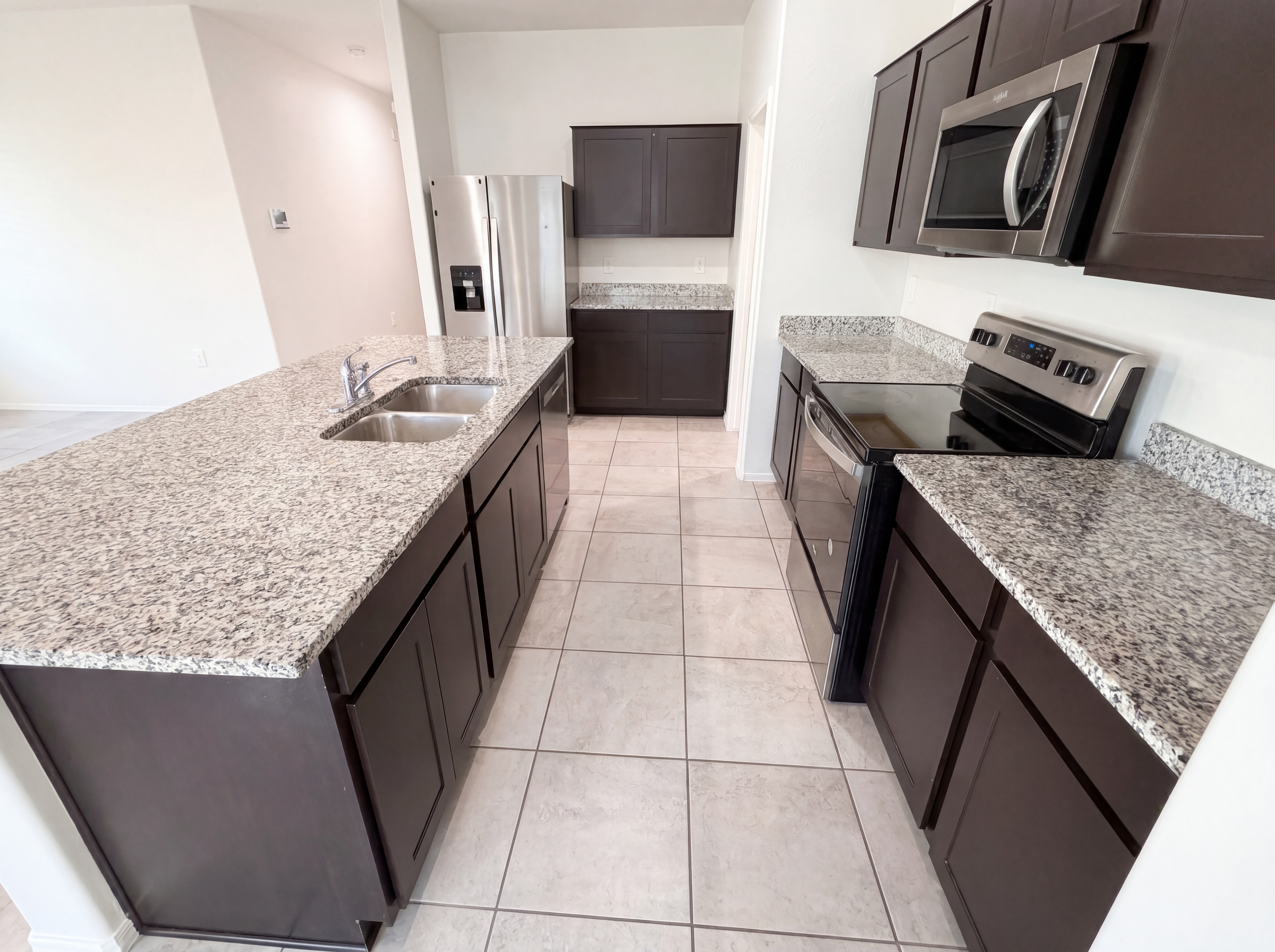 Photo 8 of 20 of 18616 W Desert Hollow Dr, Wittmann, AZ