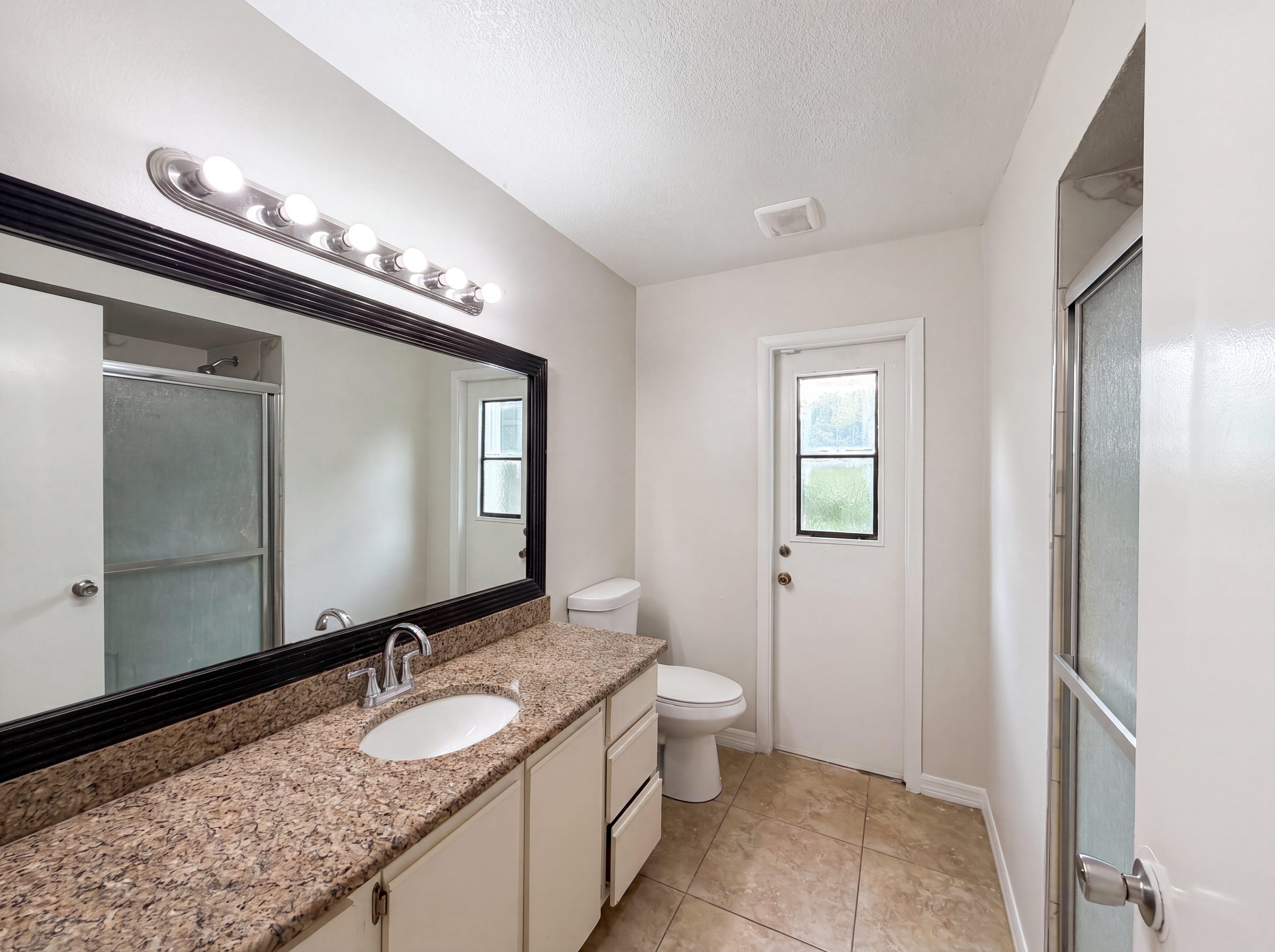 Photo 14 of 18 of 3143 Boxelder St, Deltona, FL