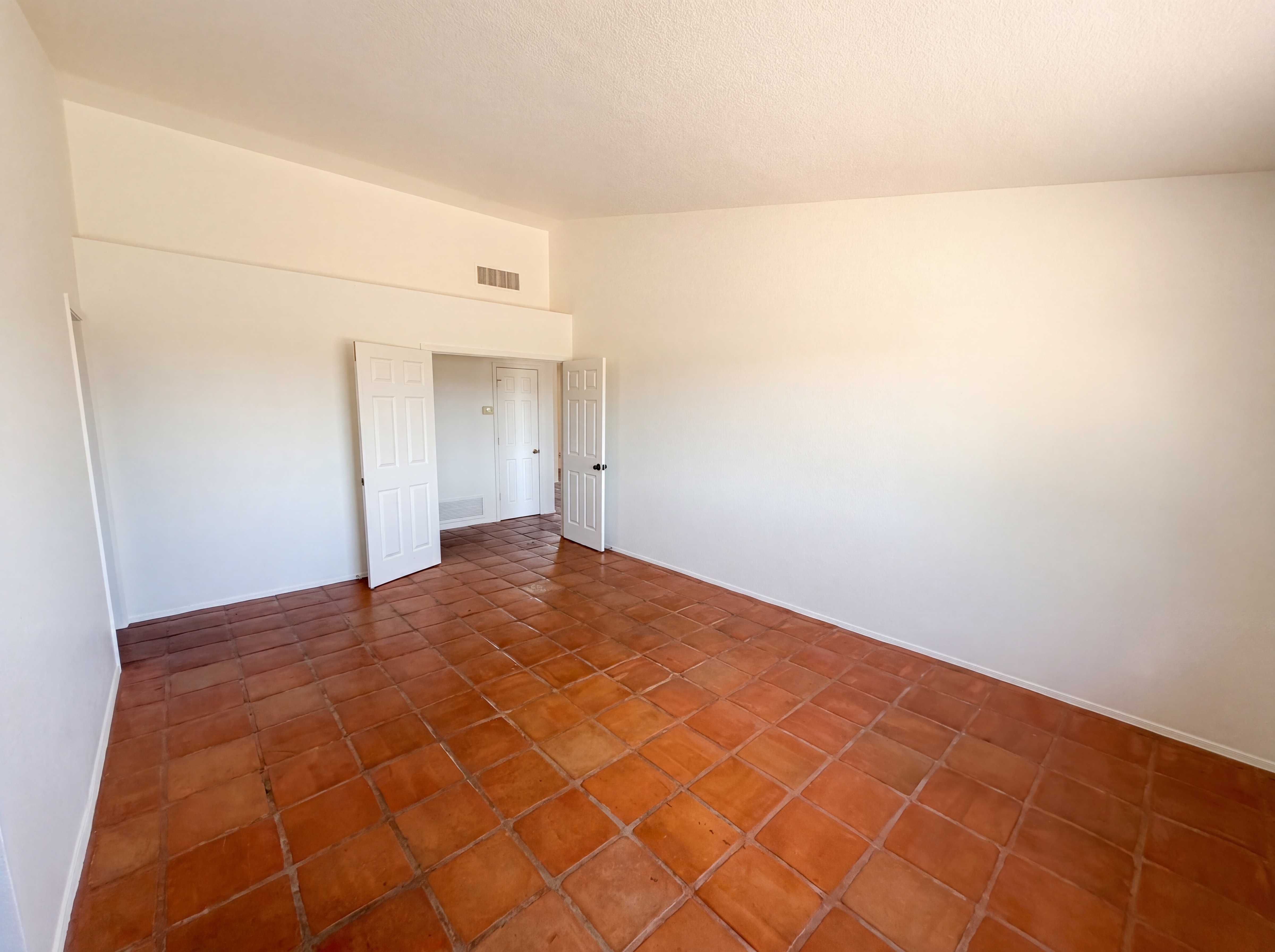 Photo 8 of 21 of 9625 N Broadmede St, Tucson, AZ