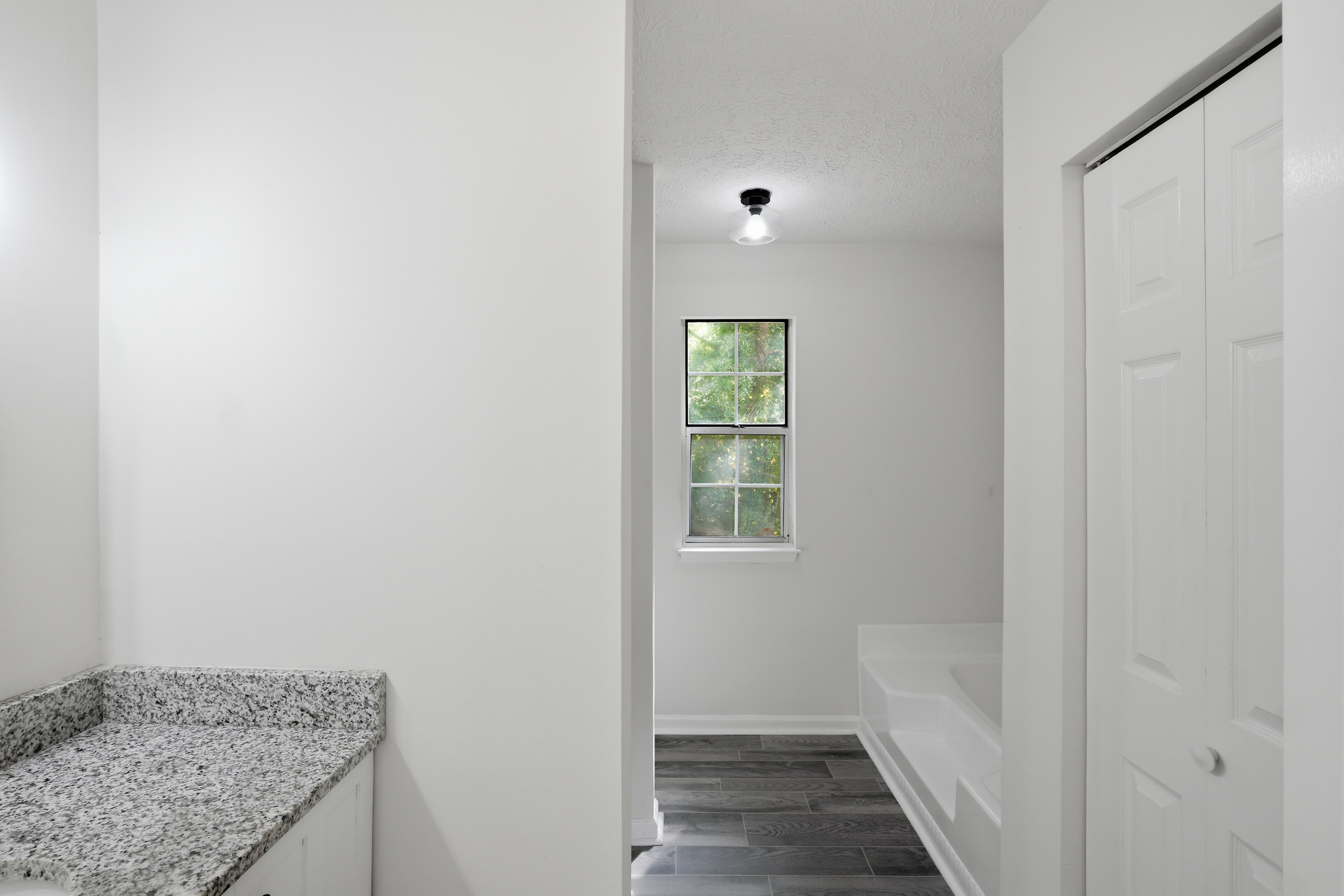 Photo 18 of 43 of 4389 Southvale Dr, Decatur, GA