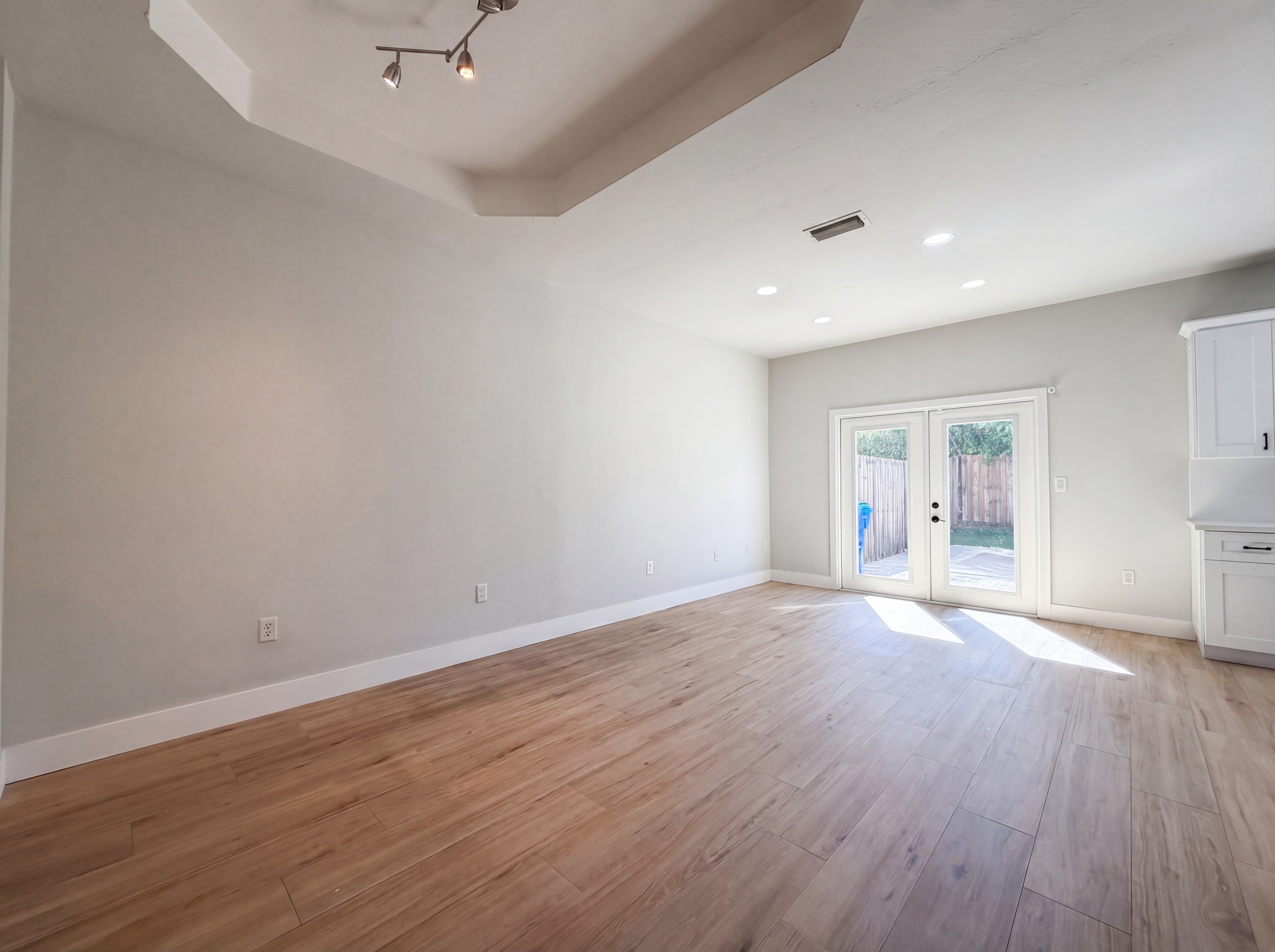 Photo 17 of 24 of 5037 SW 140th Ter, Miramar, FL