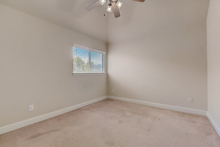 Photo 17 of 42 - 8305 Foothill Dr, Plano, TX 75024