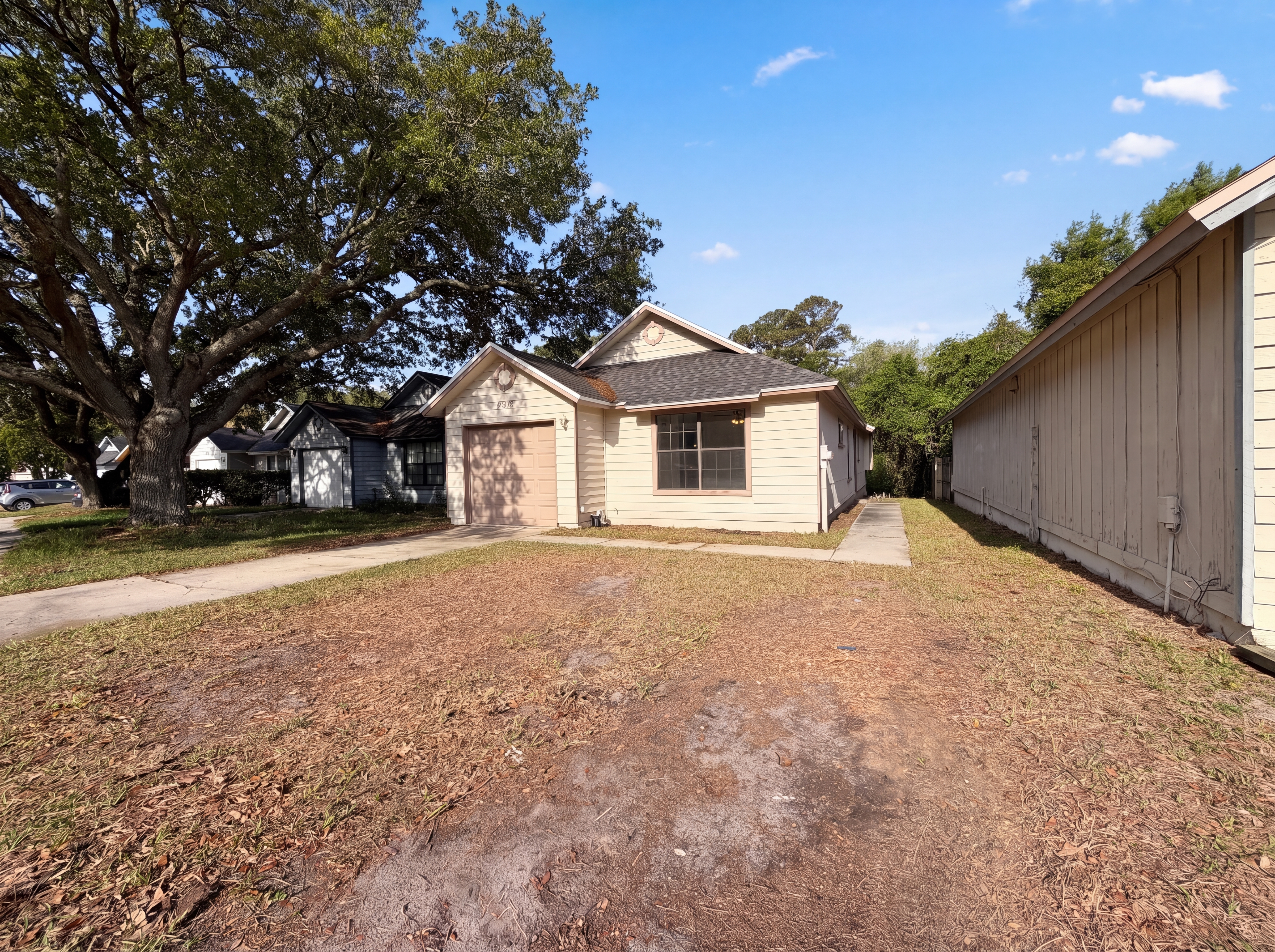 Photo 21 of 23 of 2512 Townsquare Dr, Jacksonville, FL