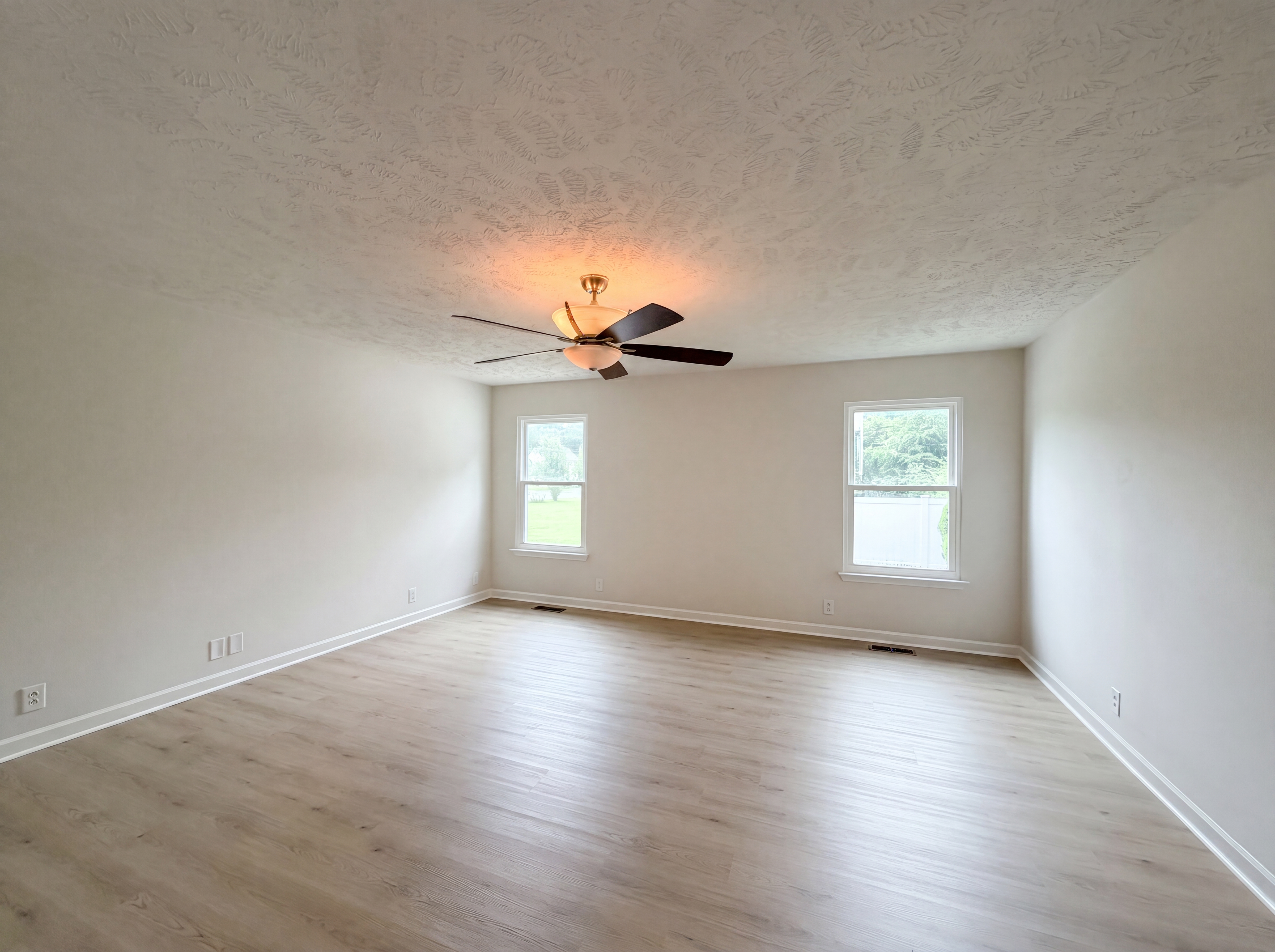 Photo 18 of 25 of 1223 California Dr, Murfreesboro, TN