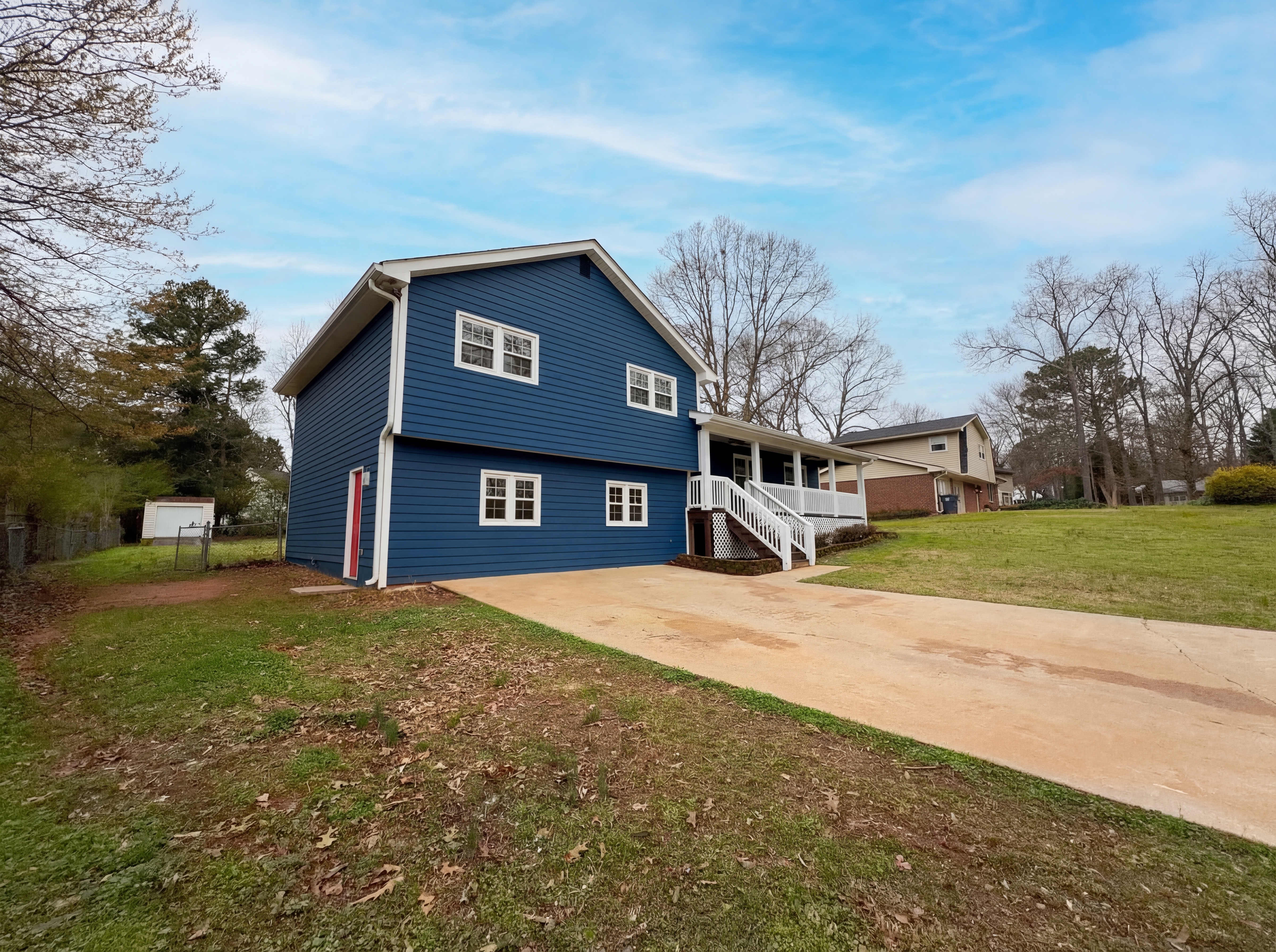 Photo 15 of 55 of 1272 Owen Cir, Sugar Hill, GA