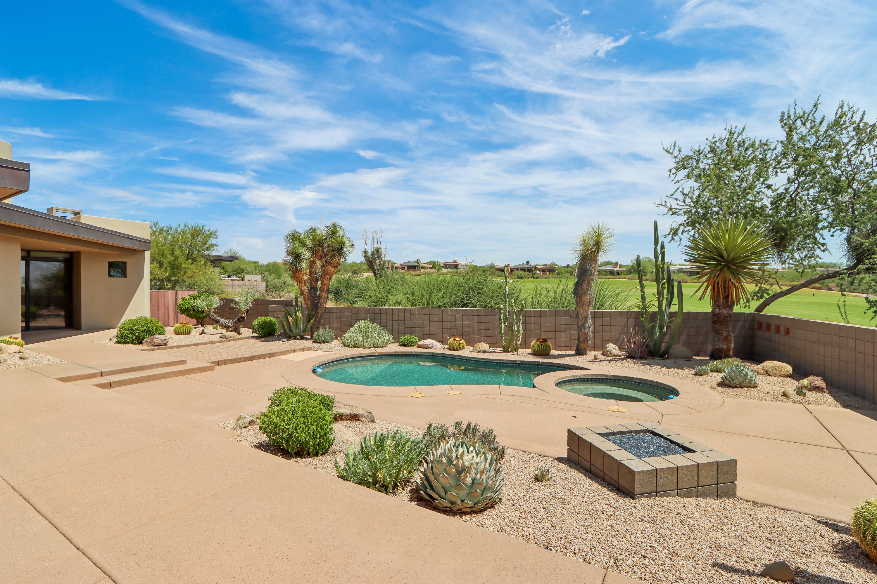 Photo 7 of 32 of 39749 N 107th Way, Scottsdale, AZ