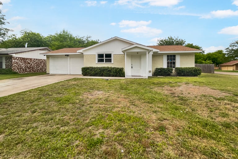 702 W Springdale Ln, Grand Prairie, TX 75052 Opendoor