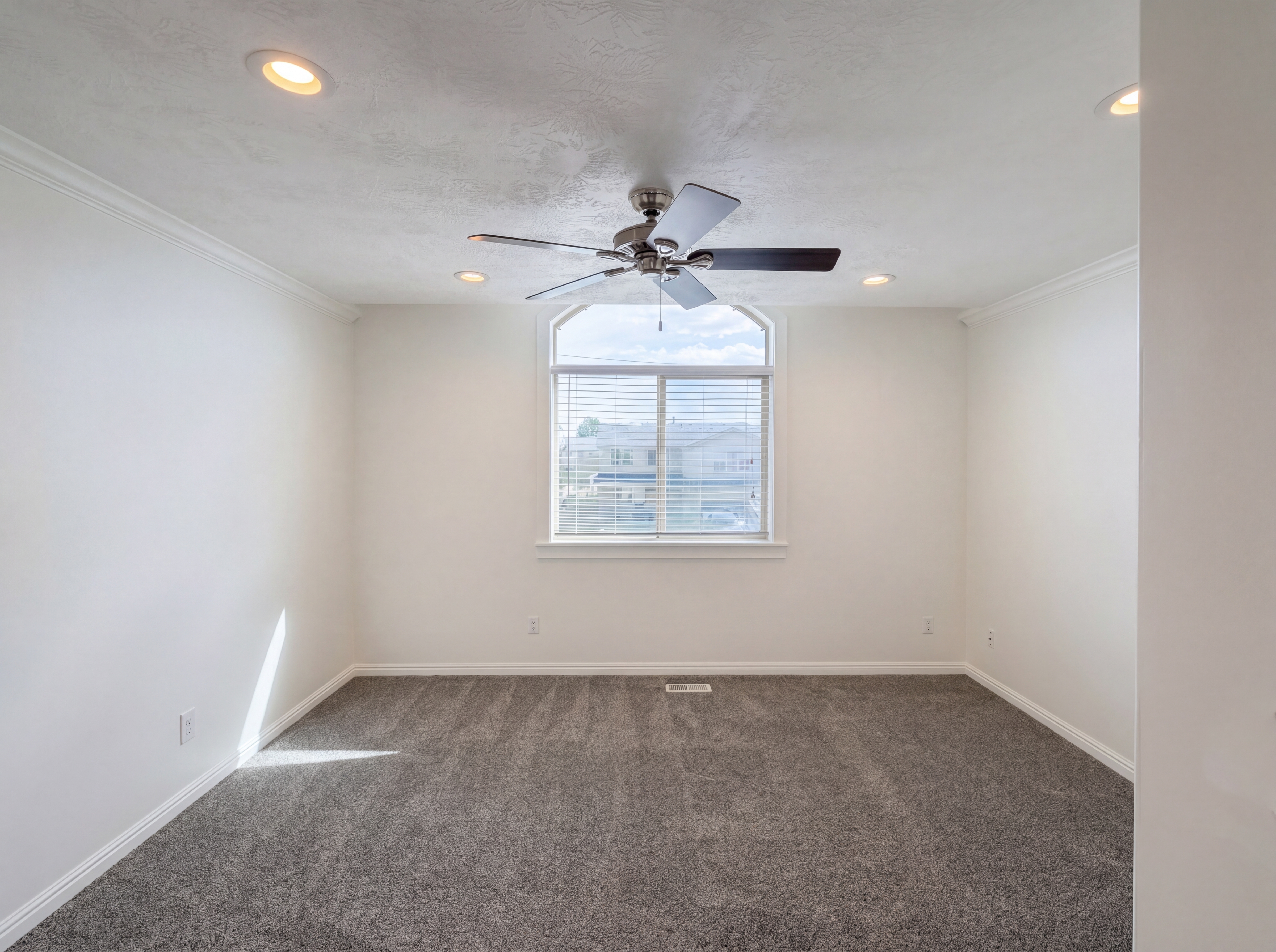 Photo 12 of 24 of 896 W 1625 S, Lehi, UT