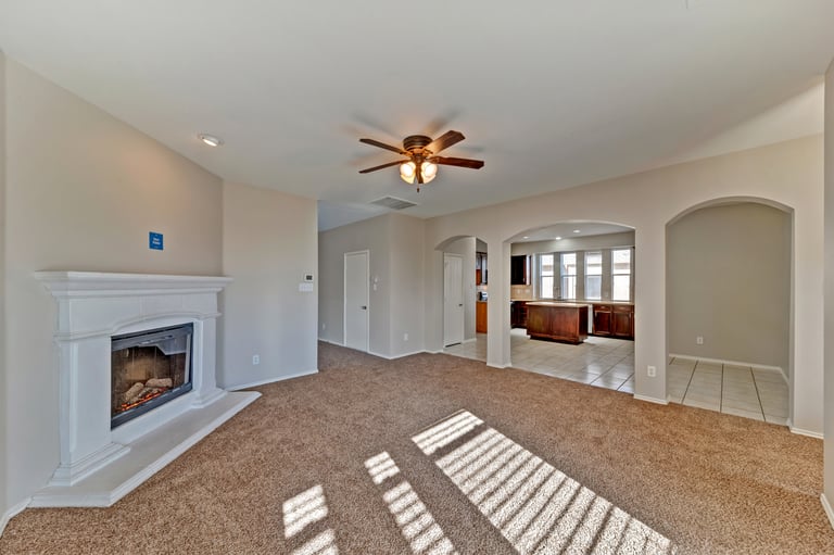 Photo 12 of 31 - 9625 Brenden Dr, Fort Worth, TX 76108