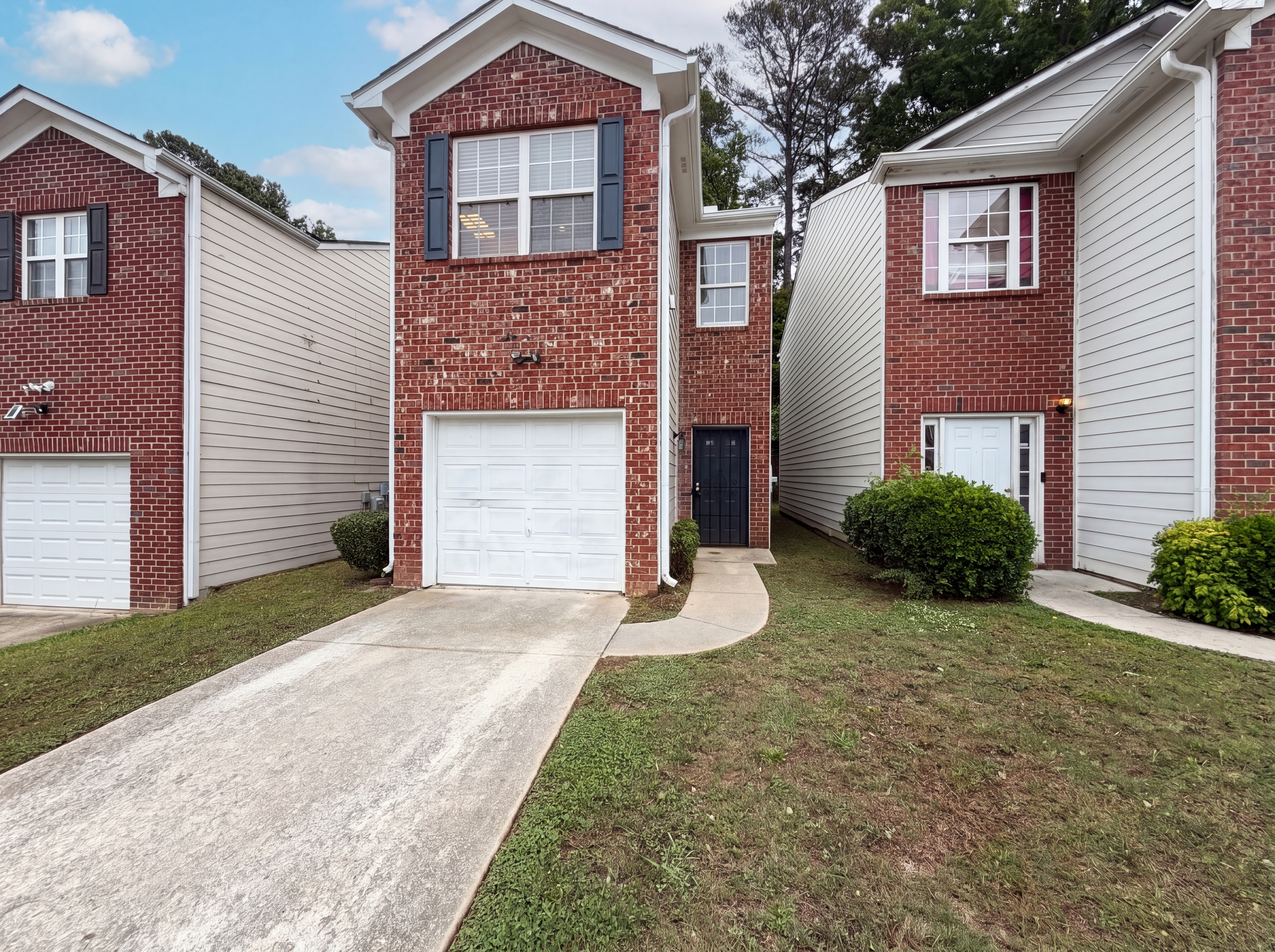 Photo 16 of 18 of 5080 Windsor Forrest Ln, Atlanta, GA