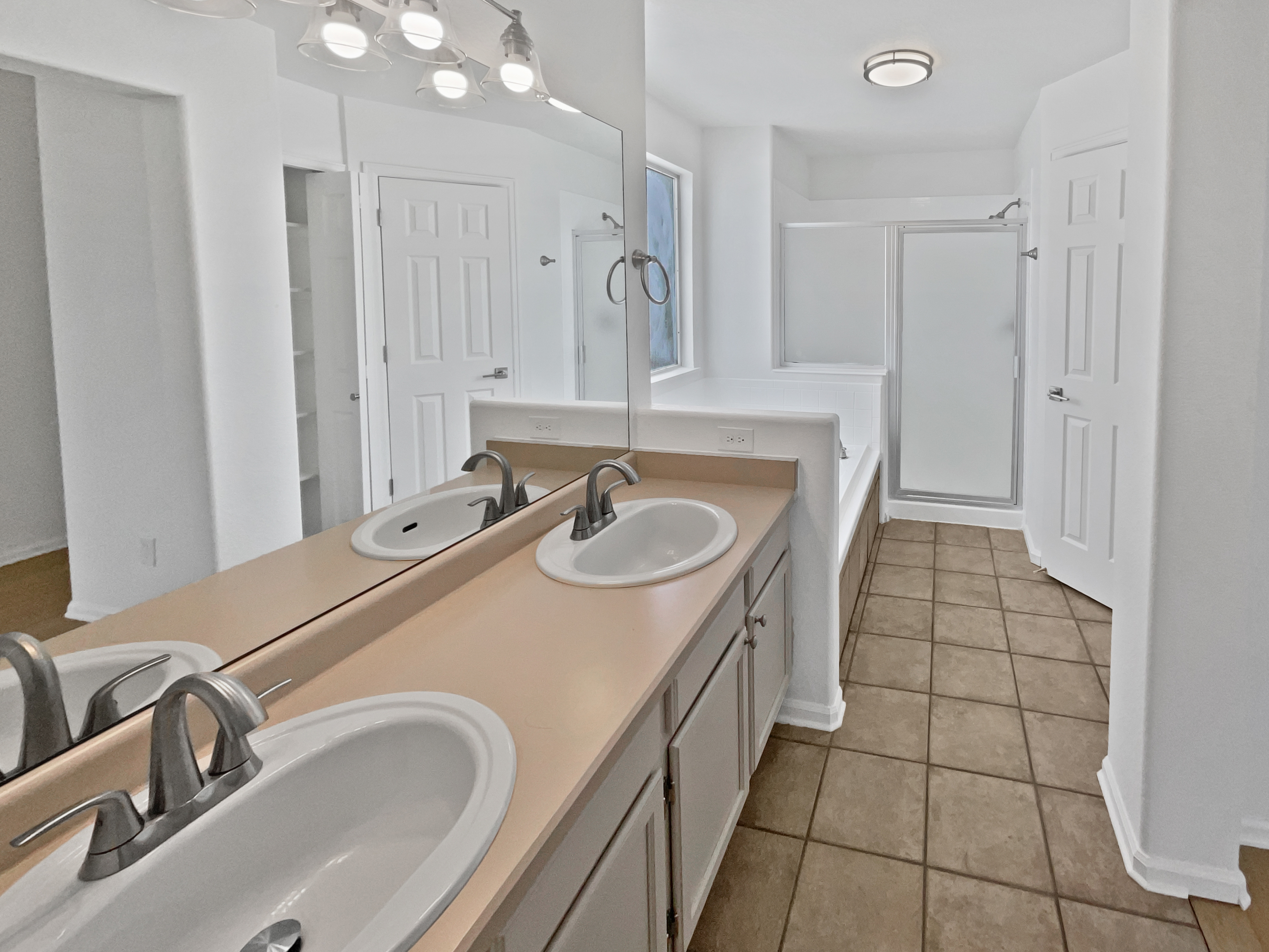 Photo 14 of 21 of 9115 W Hinsdale Pl, Littleton, CO