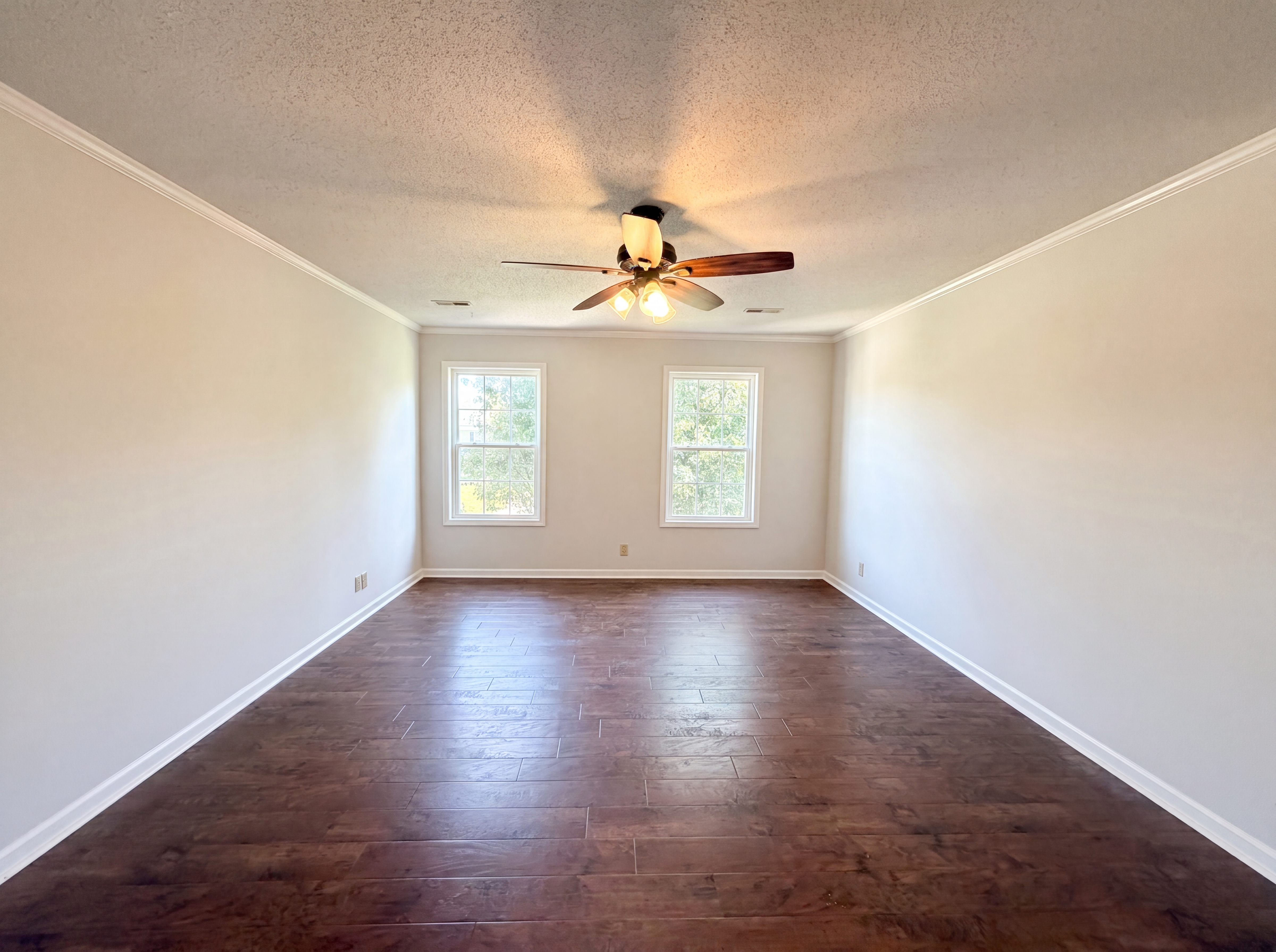 Photo 9 of 24 of 1117 Thornberry Dr, Clarksville, TN