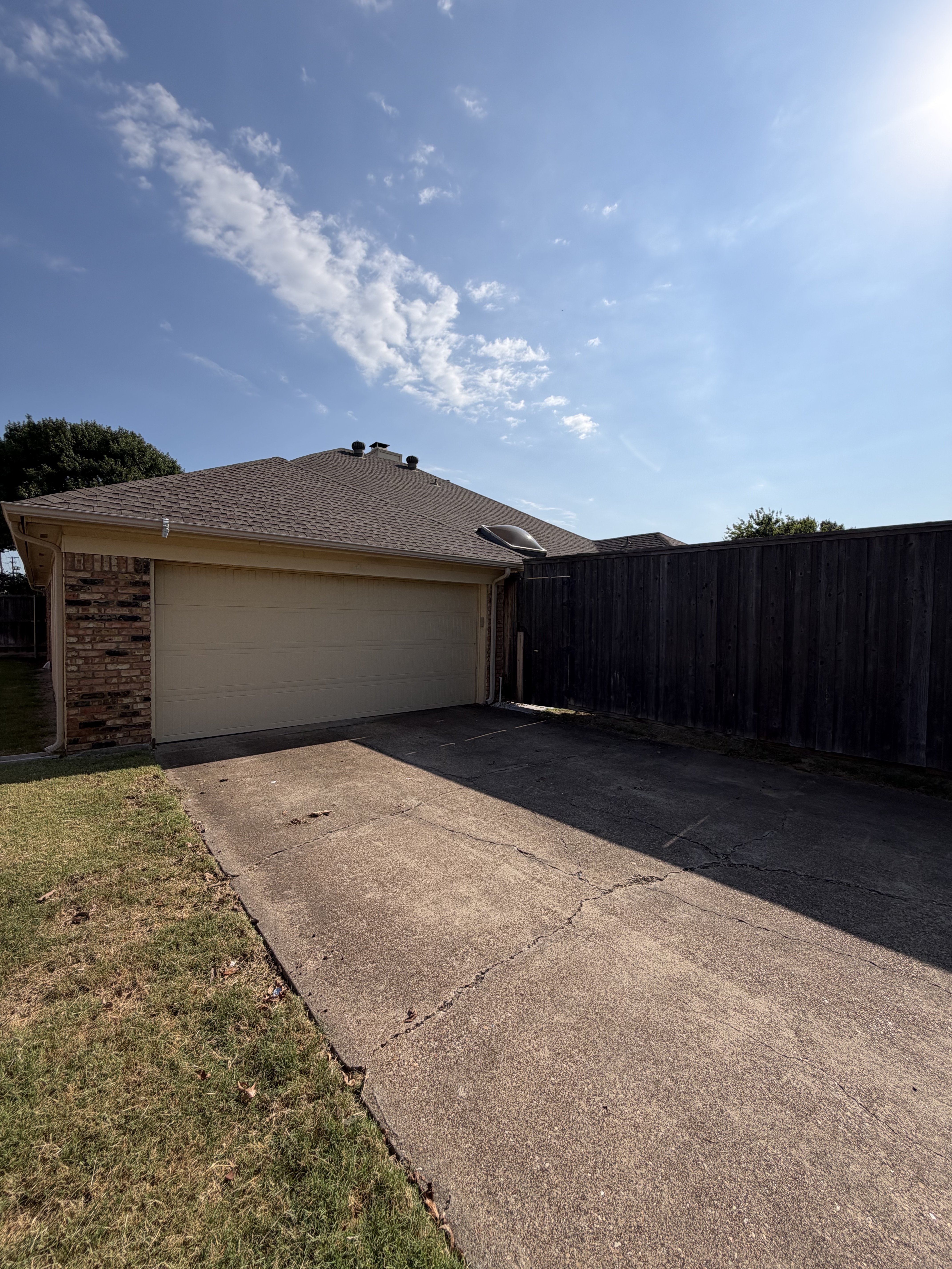 Photo 19 of 22 of 3032 Laguna Dr, Plano, TX