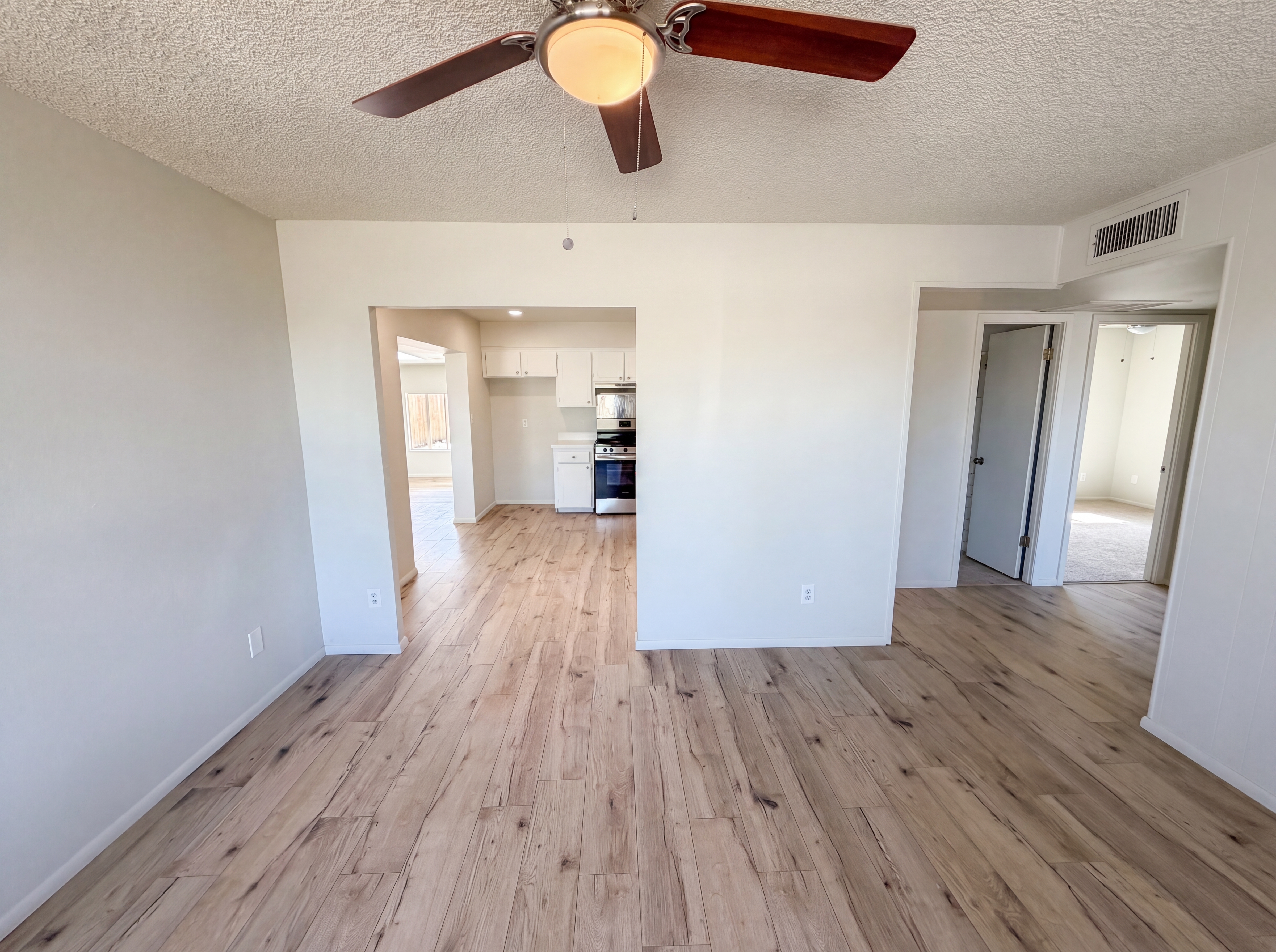Photo 13 of 24 of 14621 N 31st Ave, Phoenix, AZ