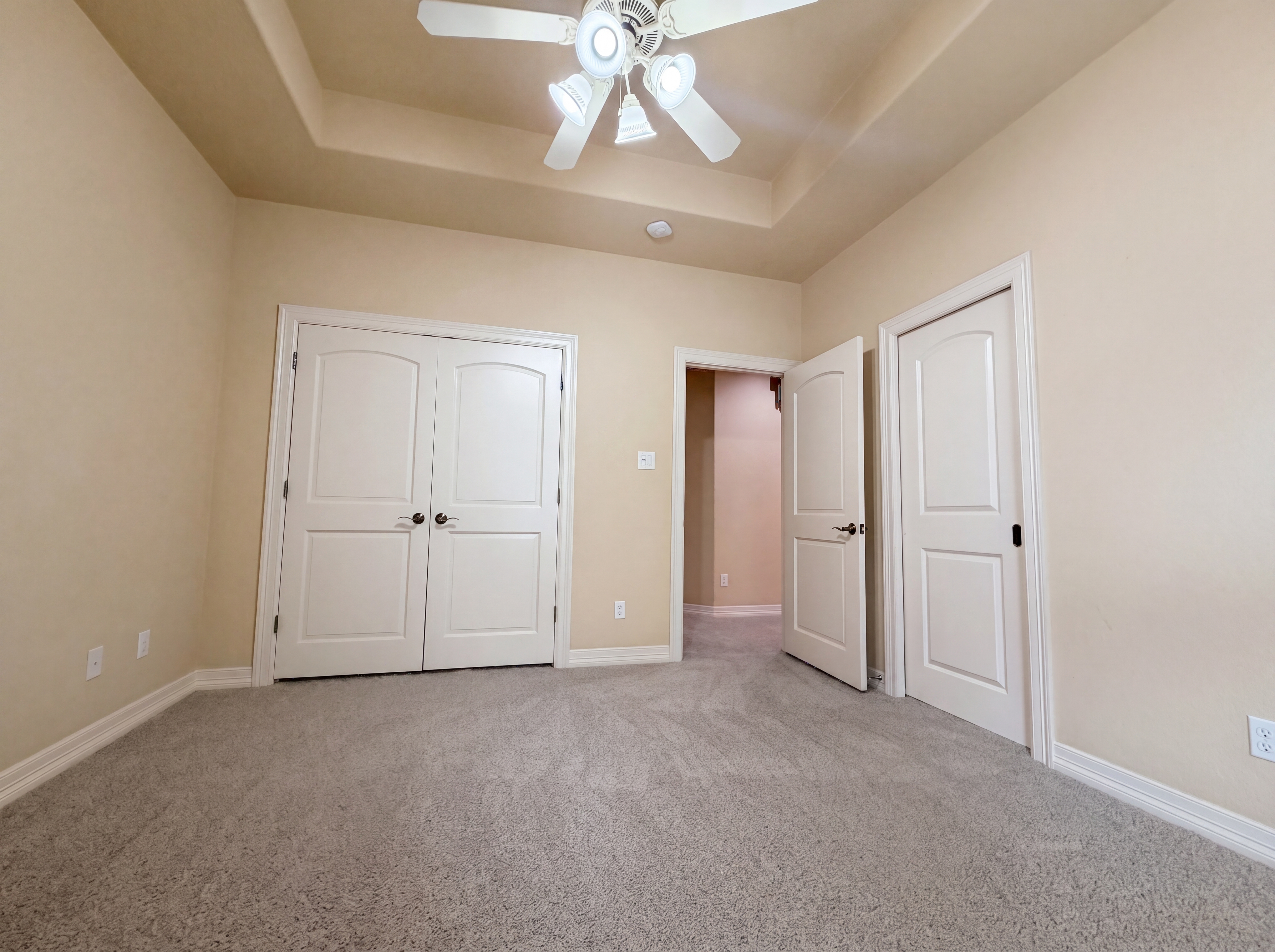 Photo 12 of 23 of 20646 Wahl Ln, San Antonio, TX