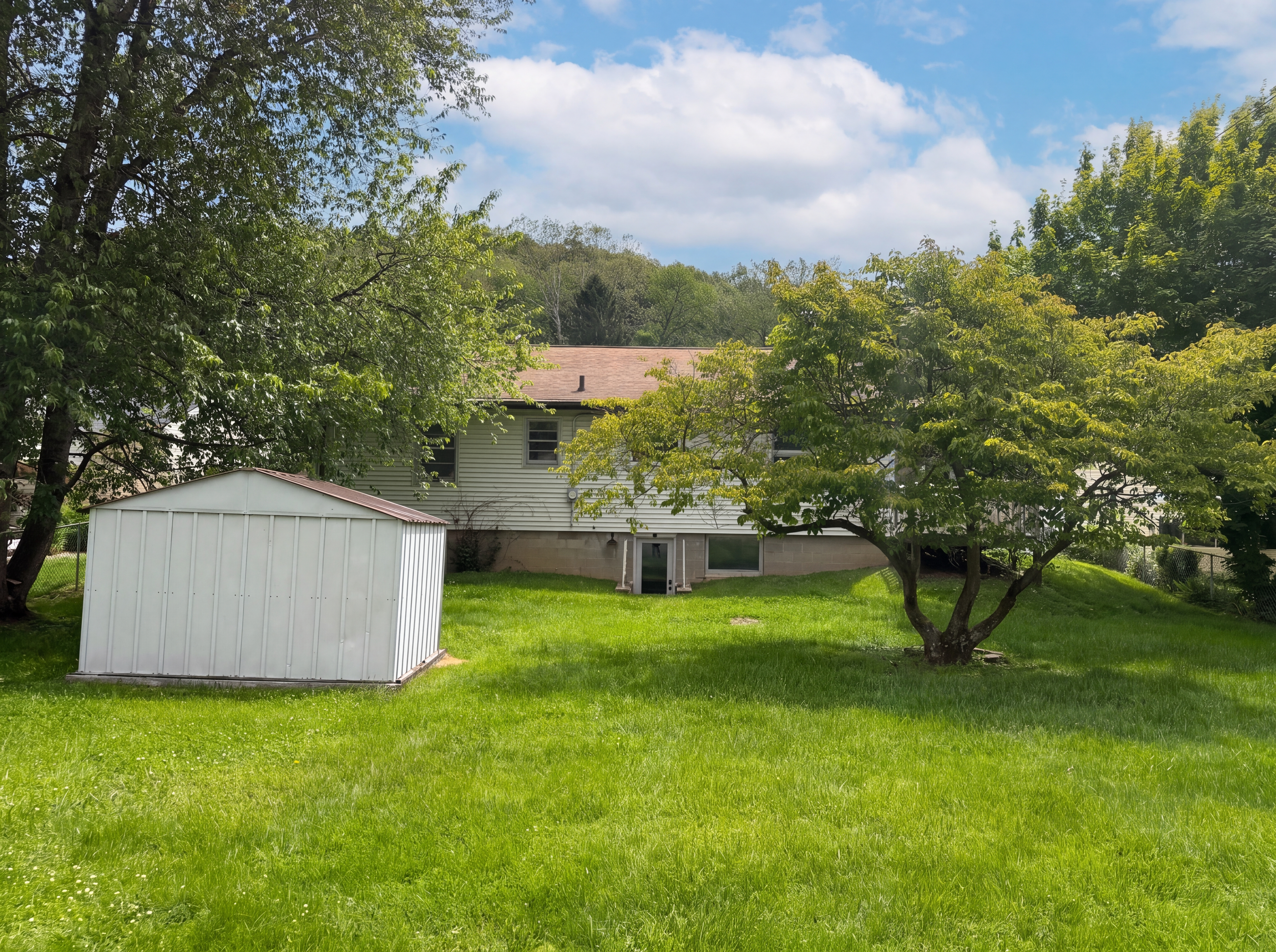 Photo 29 of 32 of 325 Kanawha Rd, Lancaster, OH