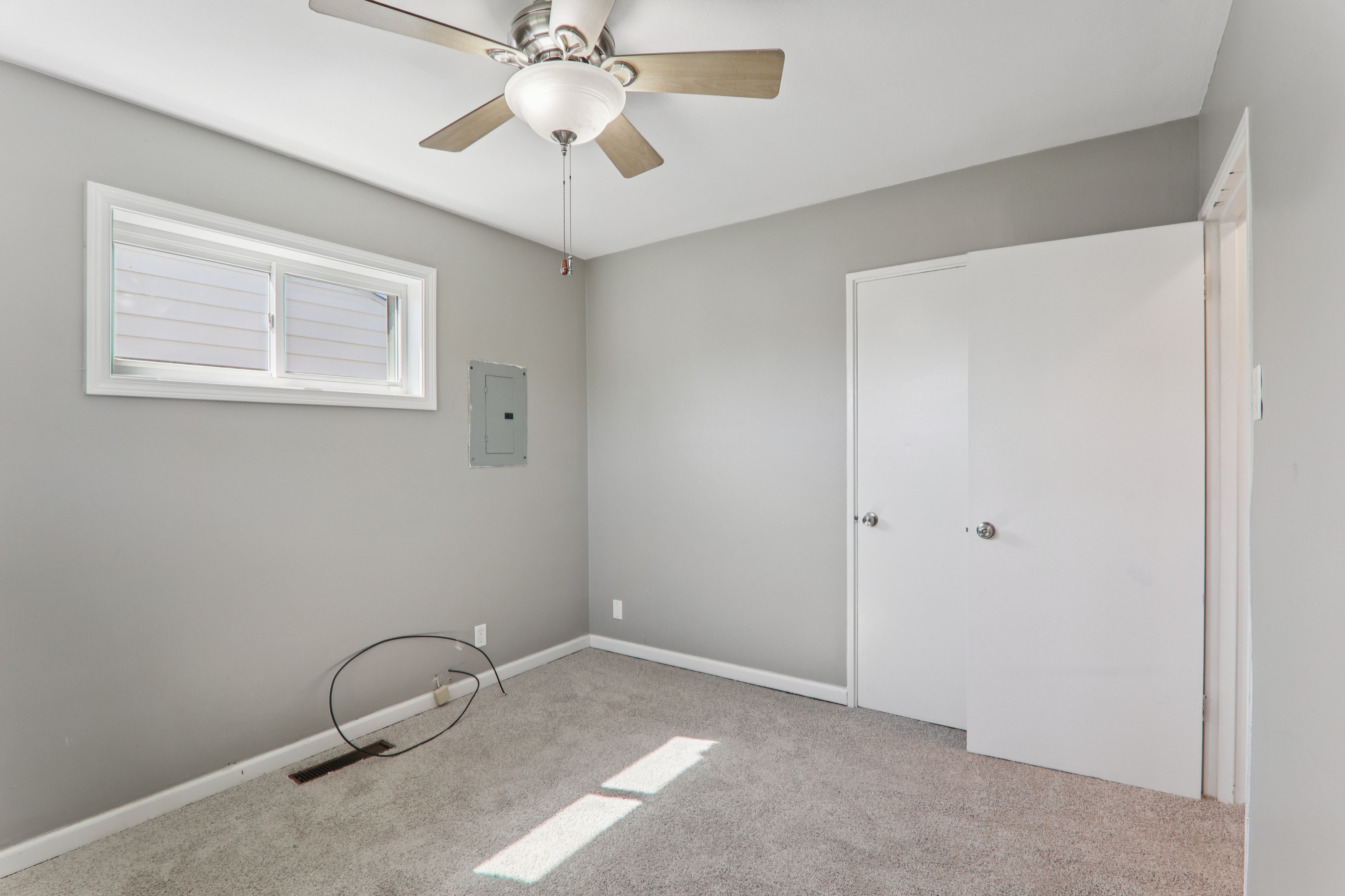 Photo 23 of 30 of 17303 Greenbay Ave, Lansing, IL