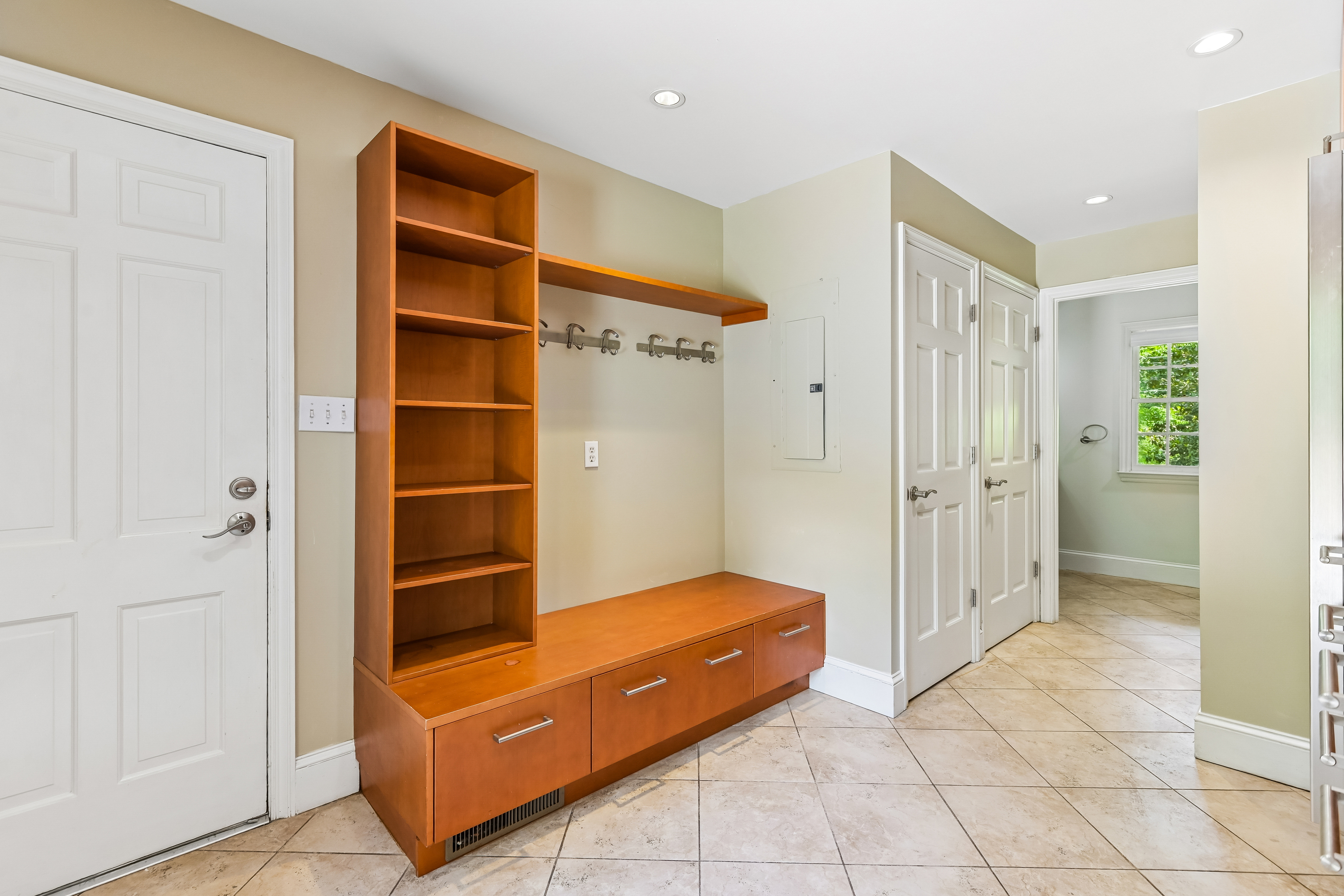 Photo 41 of 87 of 3135 Spalding Dr, Atlanta, GA