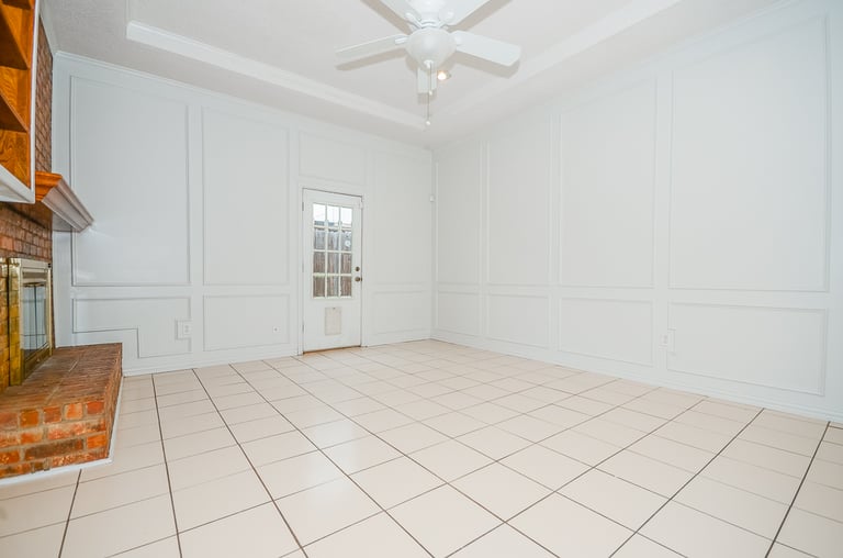 Photo 7 of 21 - 1408 Scott Ct, Irving, TX 75060