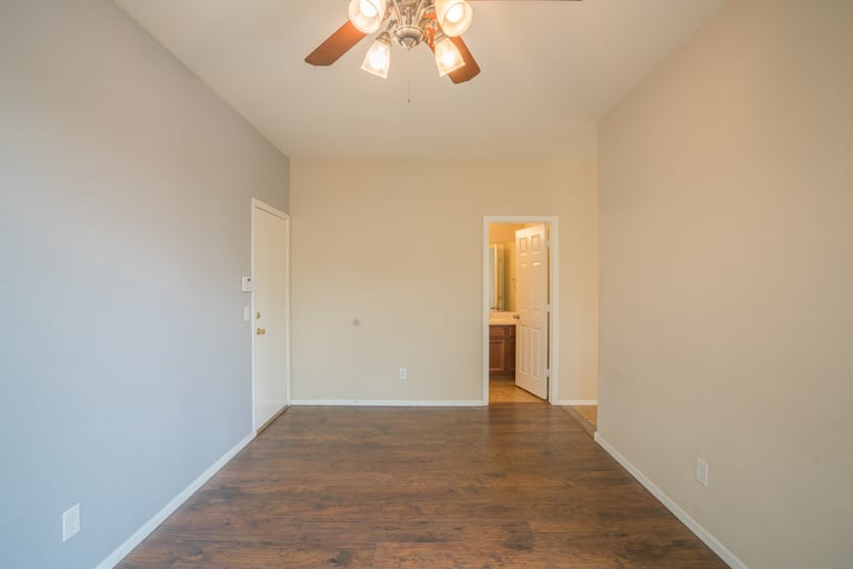 Photo 8 of 36 - 3803 S 52nd Ln, Phoenix, AZ 85043