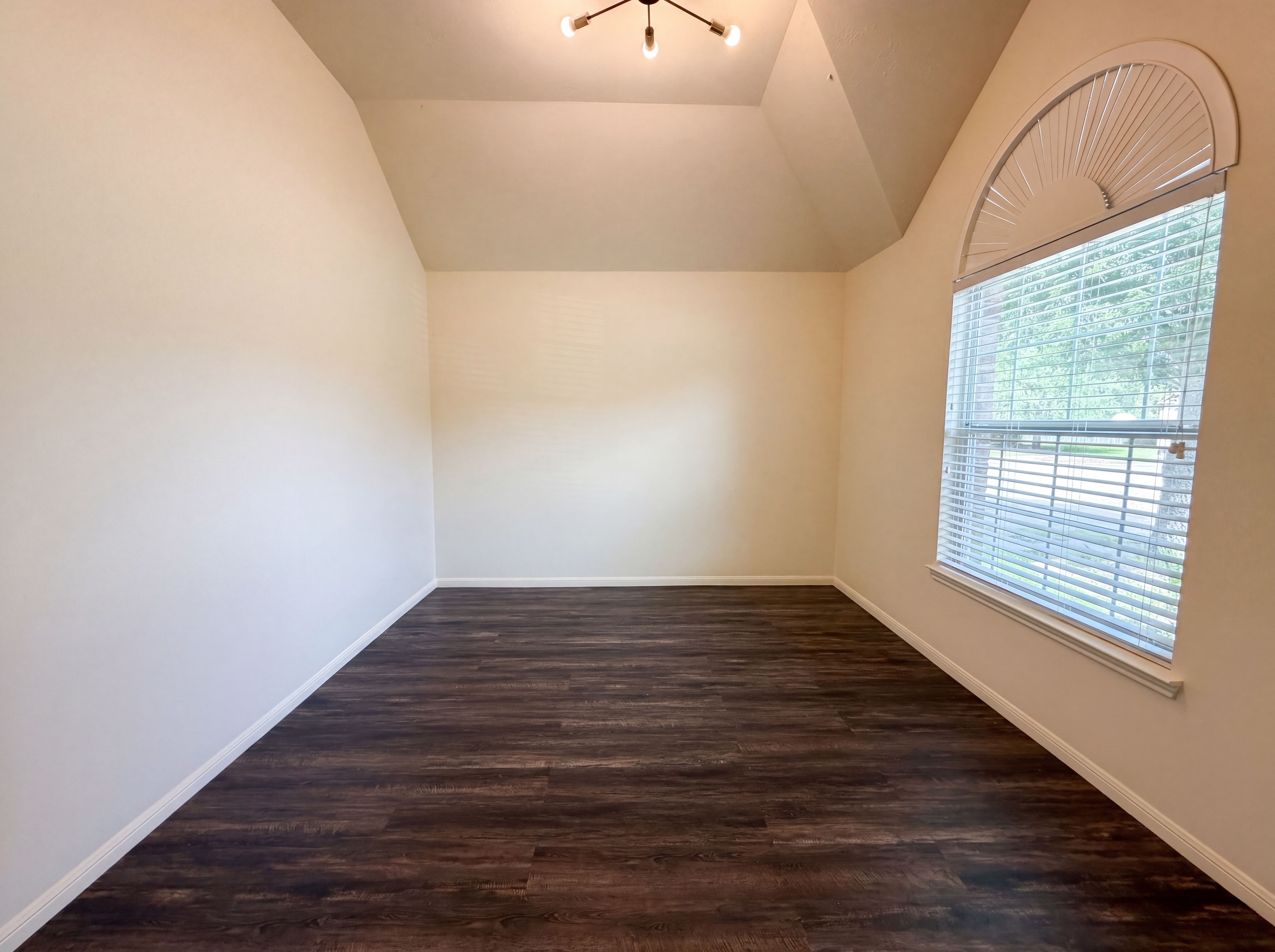 Photo 13 of 18 of 16915 Shoal Park Dr, Cypress, TX