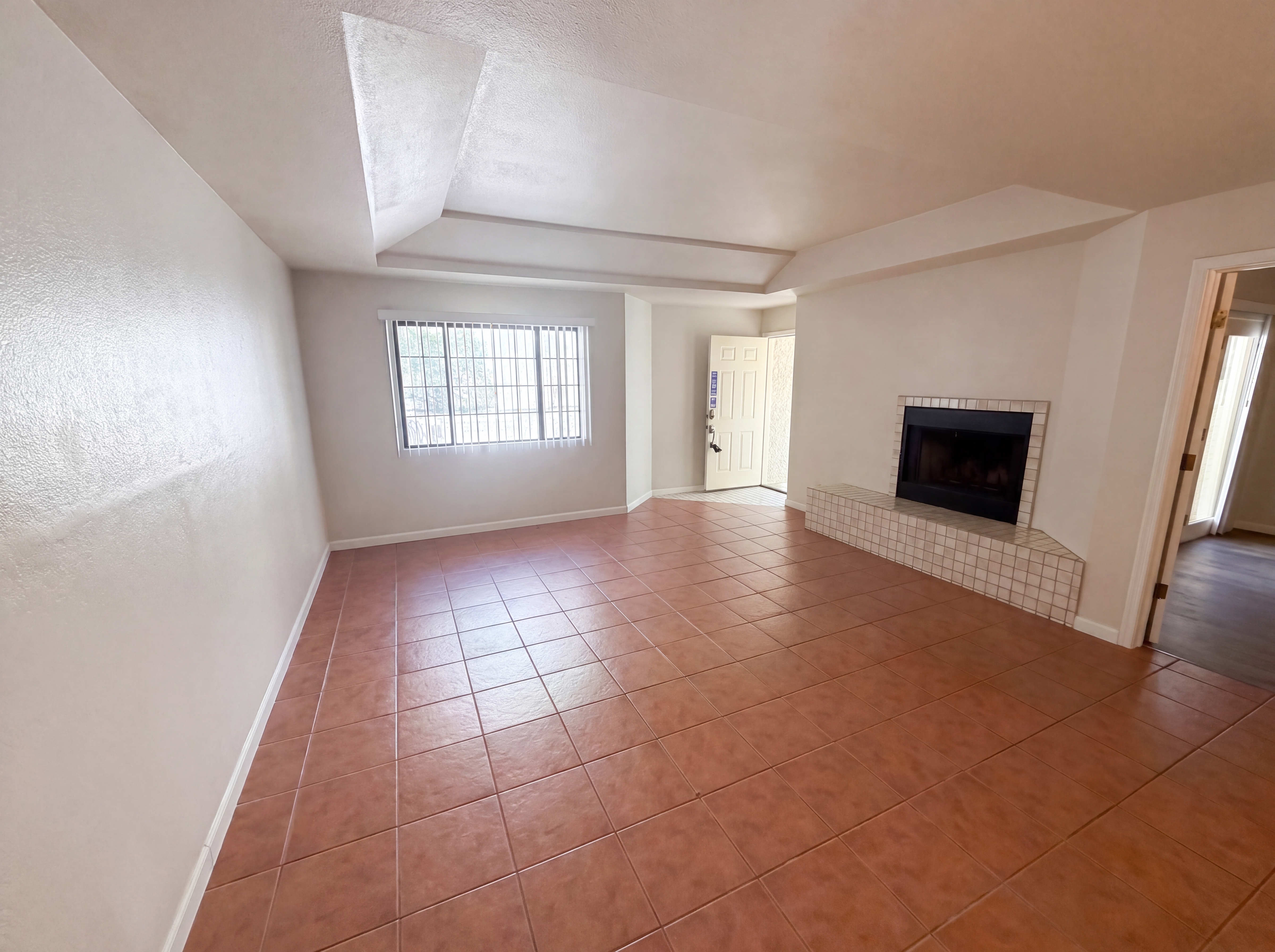 Photo 3 of 17 of 1200 E River Rd, Tucson, AZ