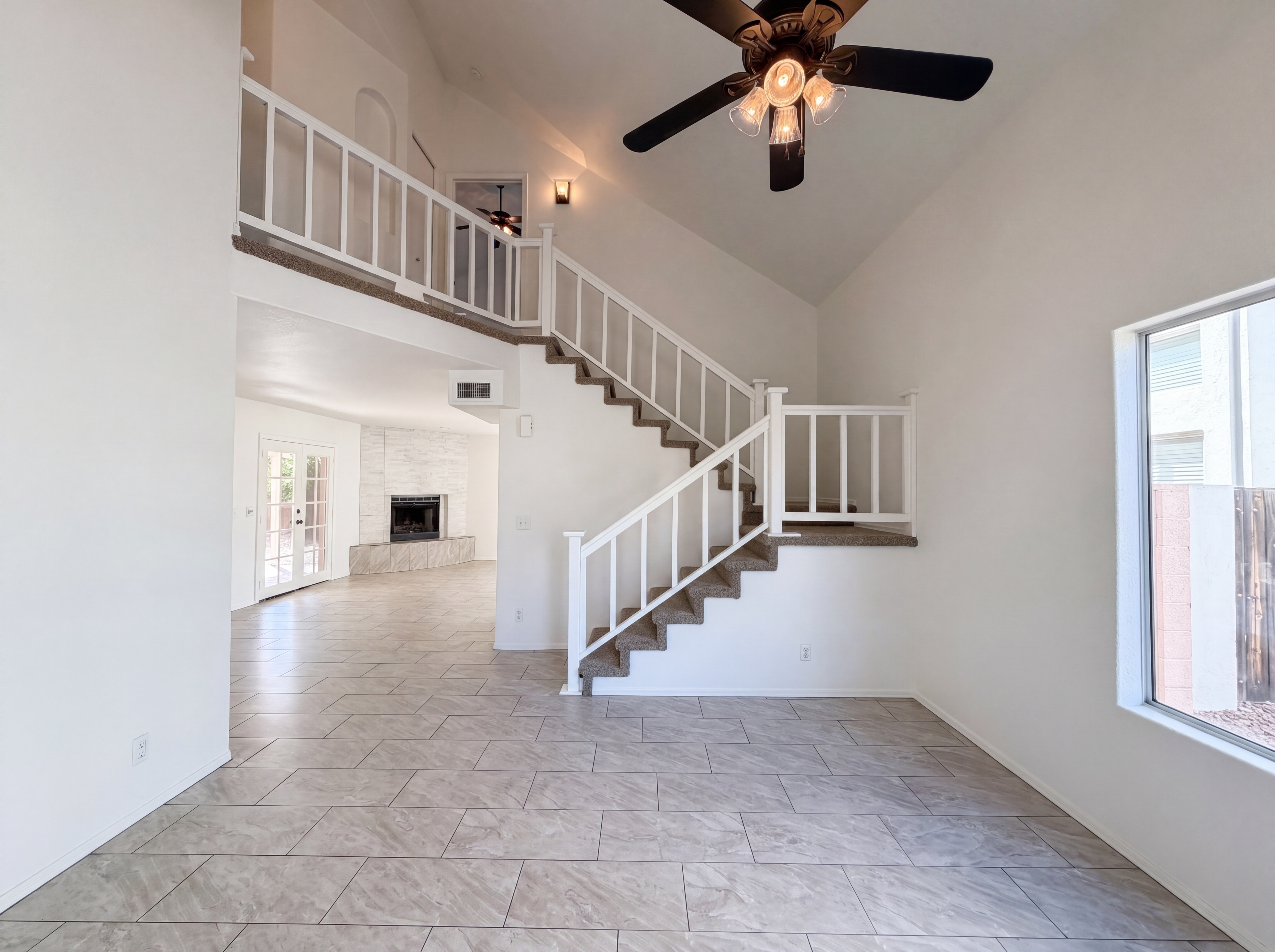 Photo 10 of 21 of 1114 S Tiago Dr, Gilbert, AZ
